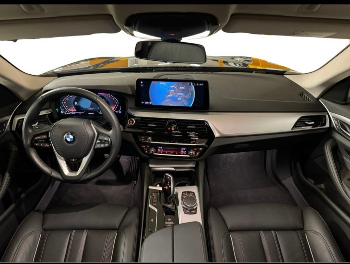 BMW 520d xDrive 48V Touring Luxury Steptronic-image-27