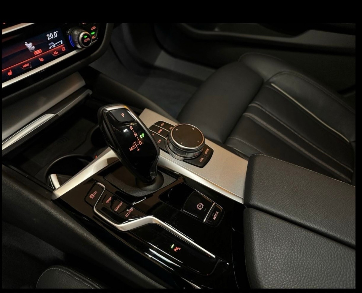 BMW 520d xDrive 48V Touring Luxury Steptronic-image-14