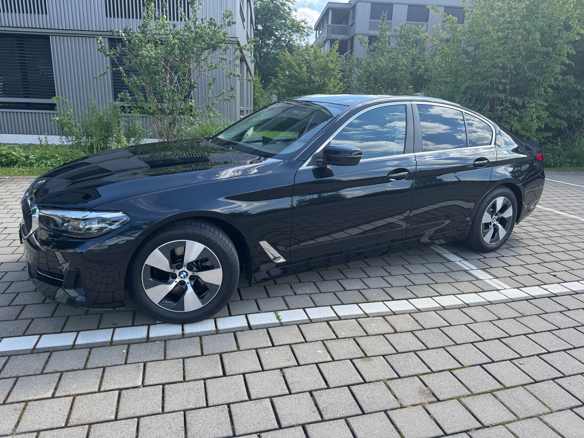 BMW 520d xDrive 48V Touring Luxury Steptronic-image-6