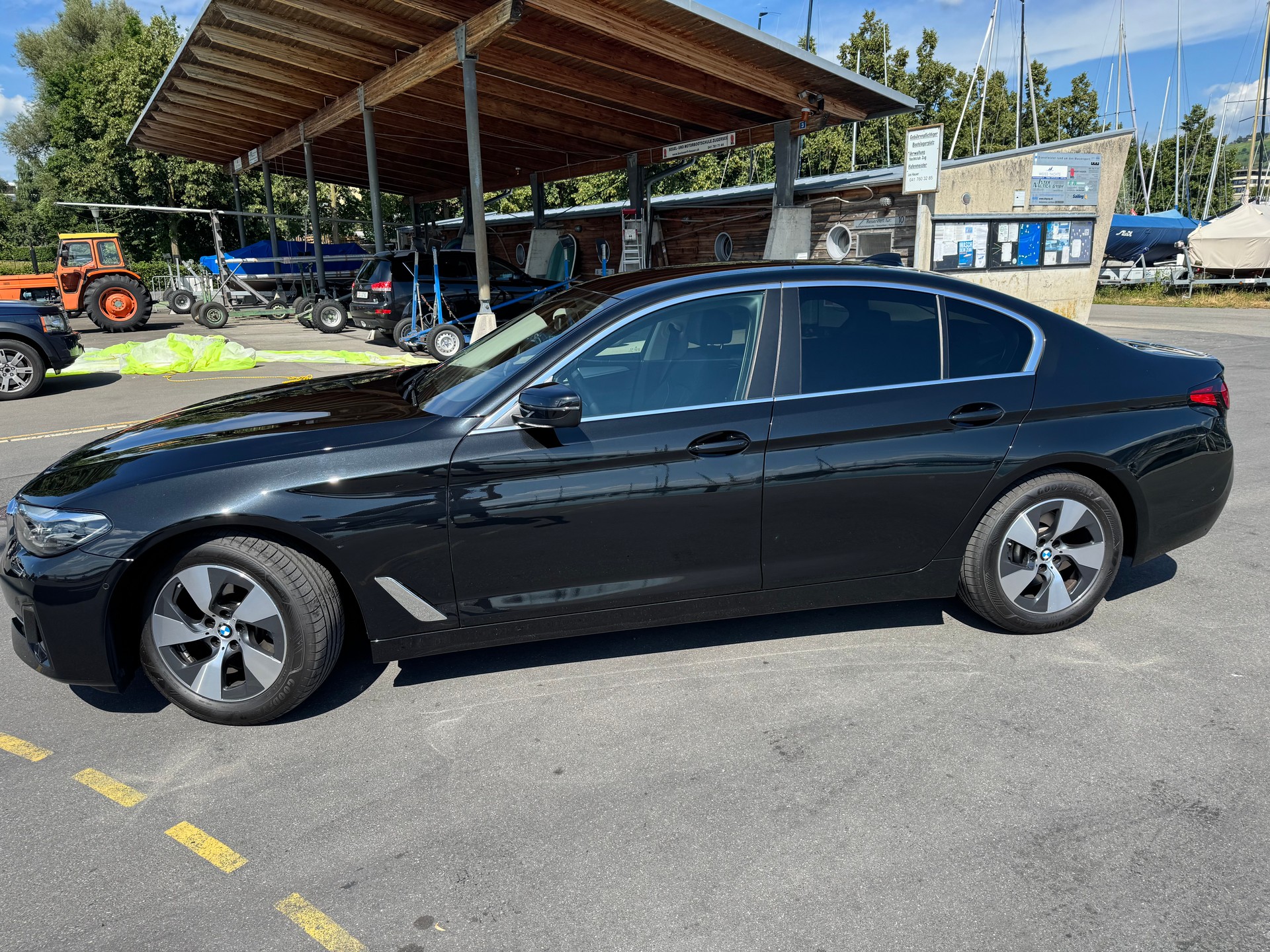 BMW 520d xDrive 48V Touring Luxury Steptronic-image-3