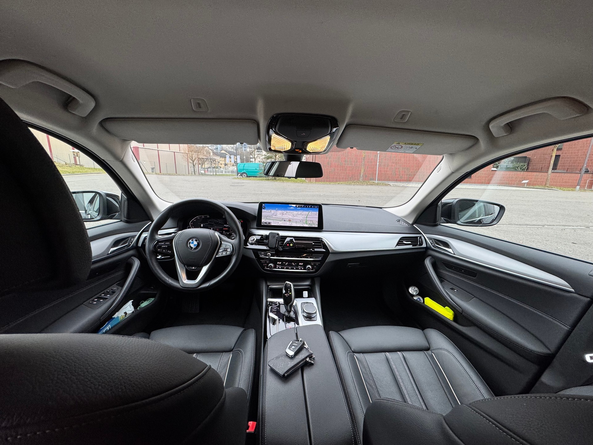 BMW 520d xDrive 48V Touring Luxury Steptronic-image-13