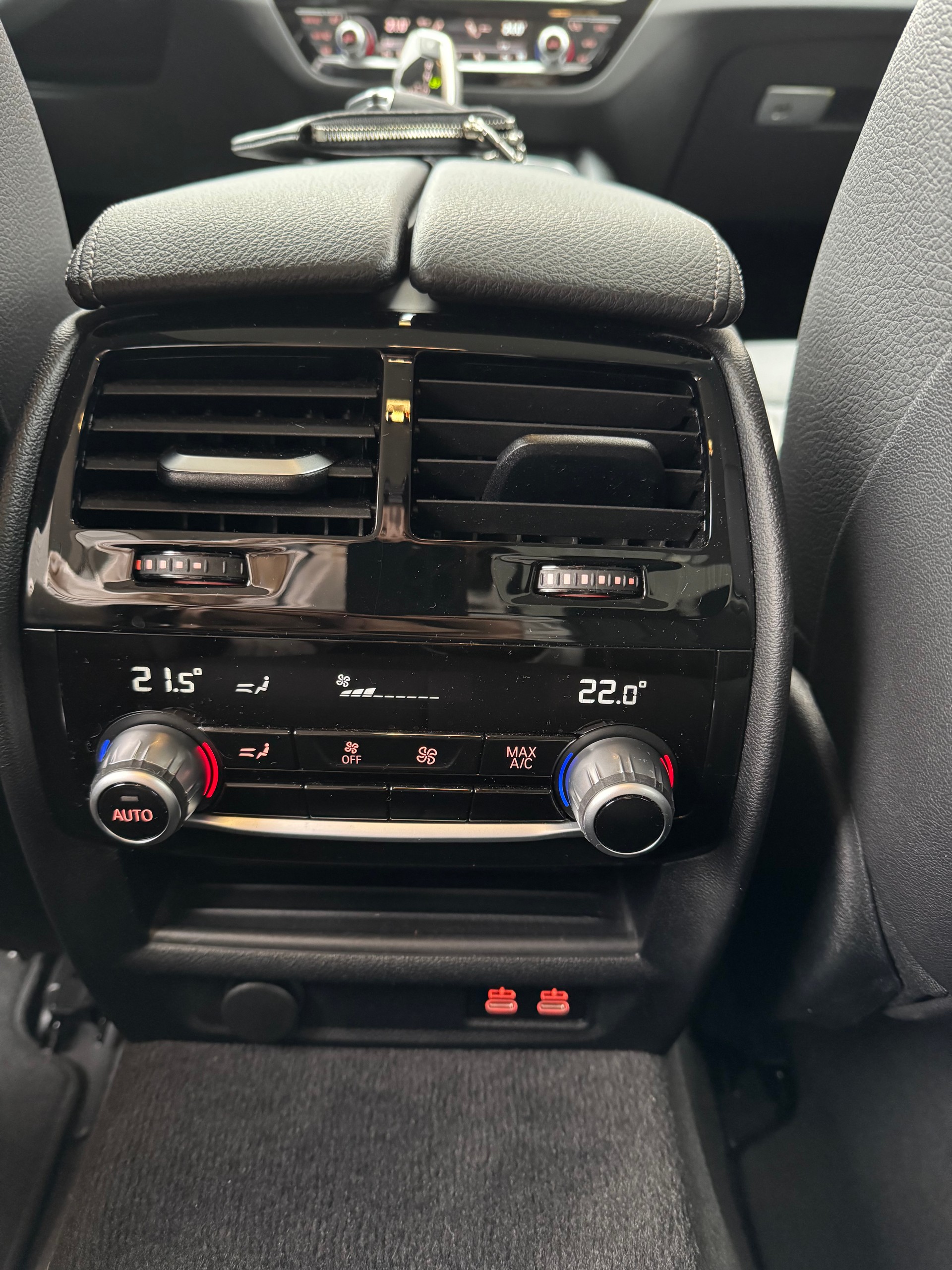 BMW 520d xDrive 48V Touring Luxury Steptronic-image-18