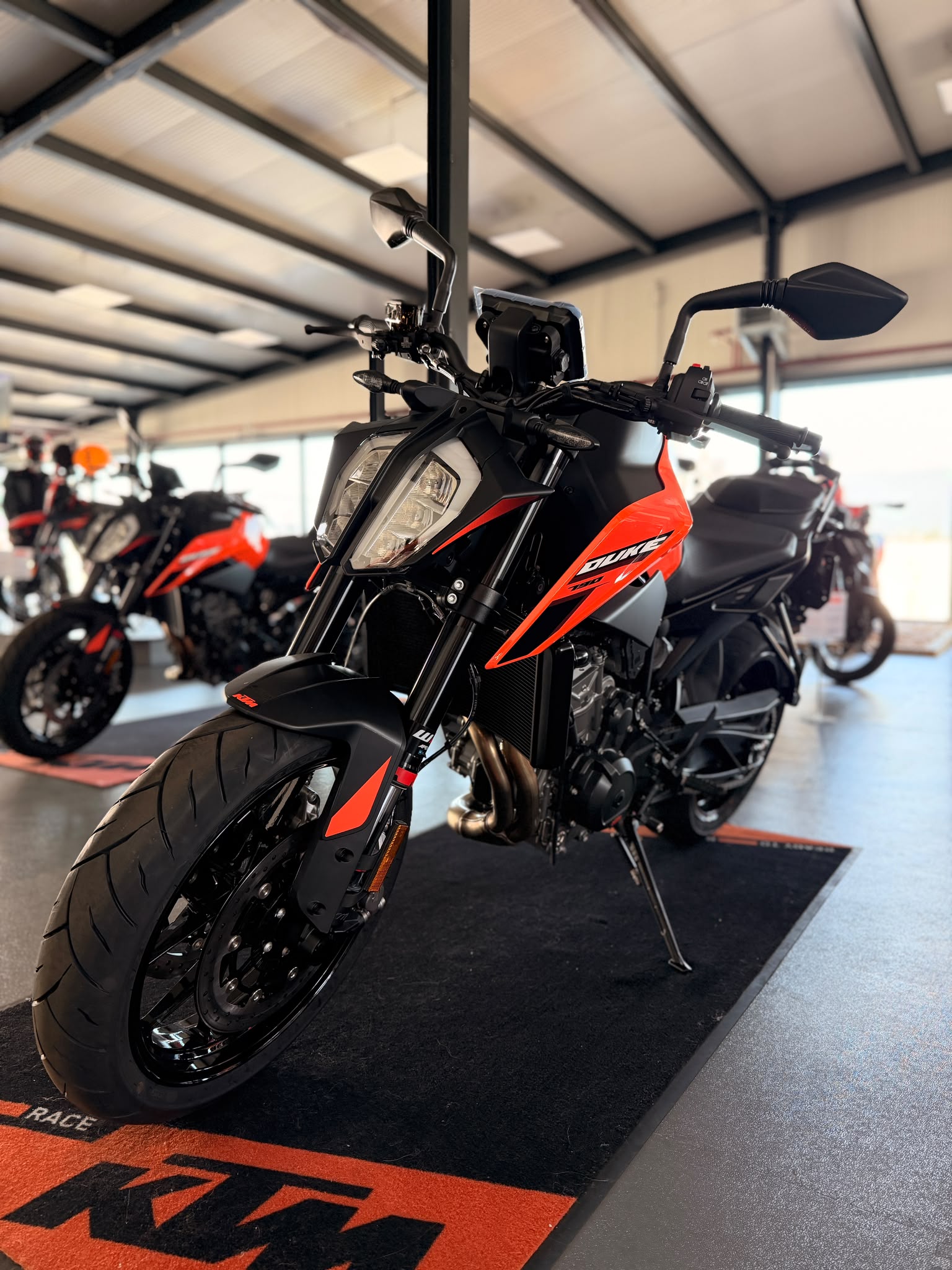 KTM 790 Duke 2026-image-3