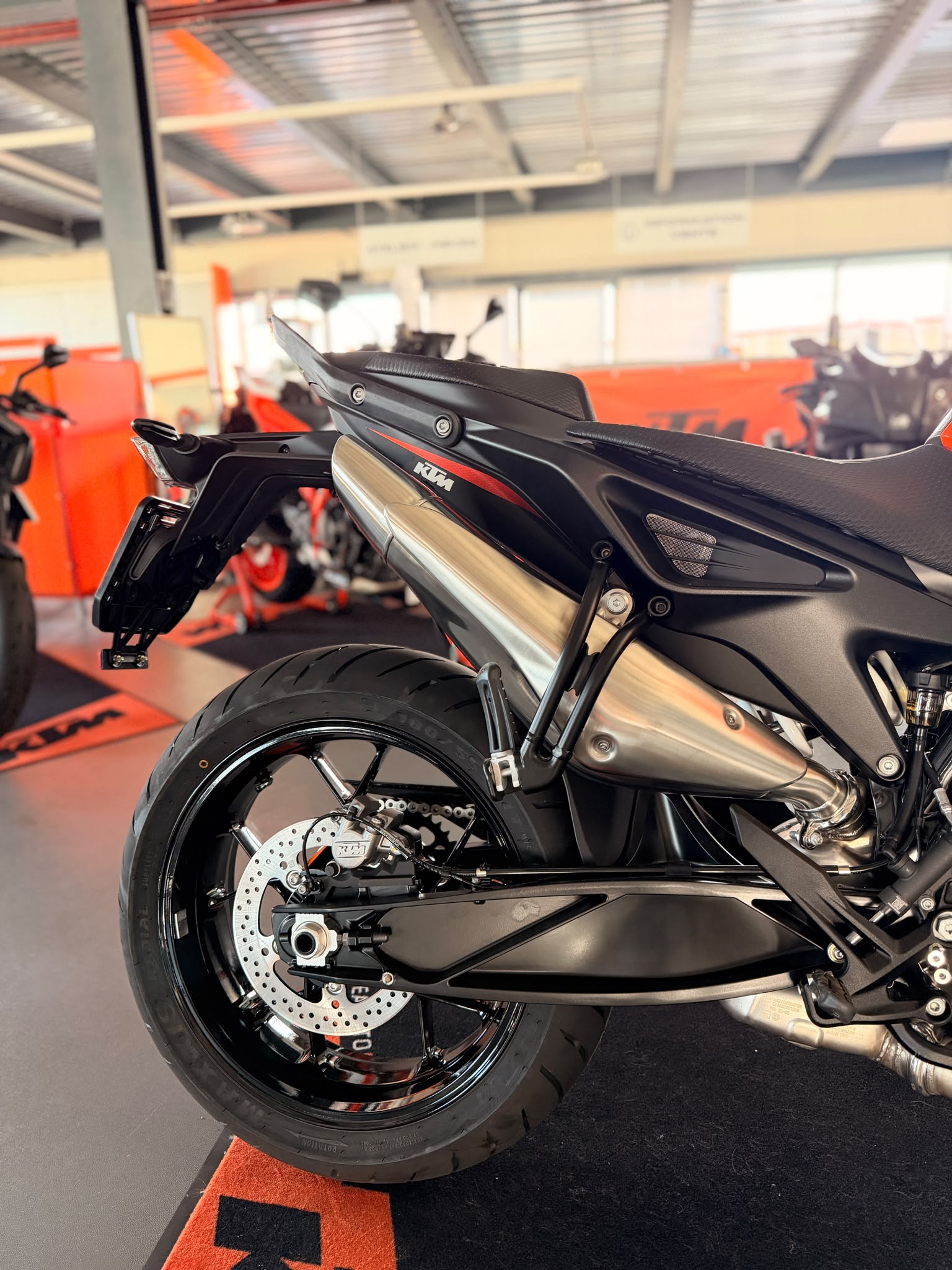KTM 790 Duke 2026-image-4