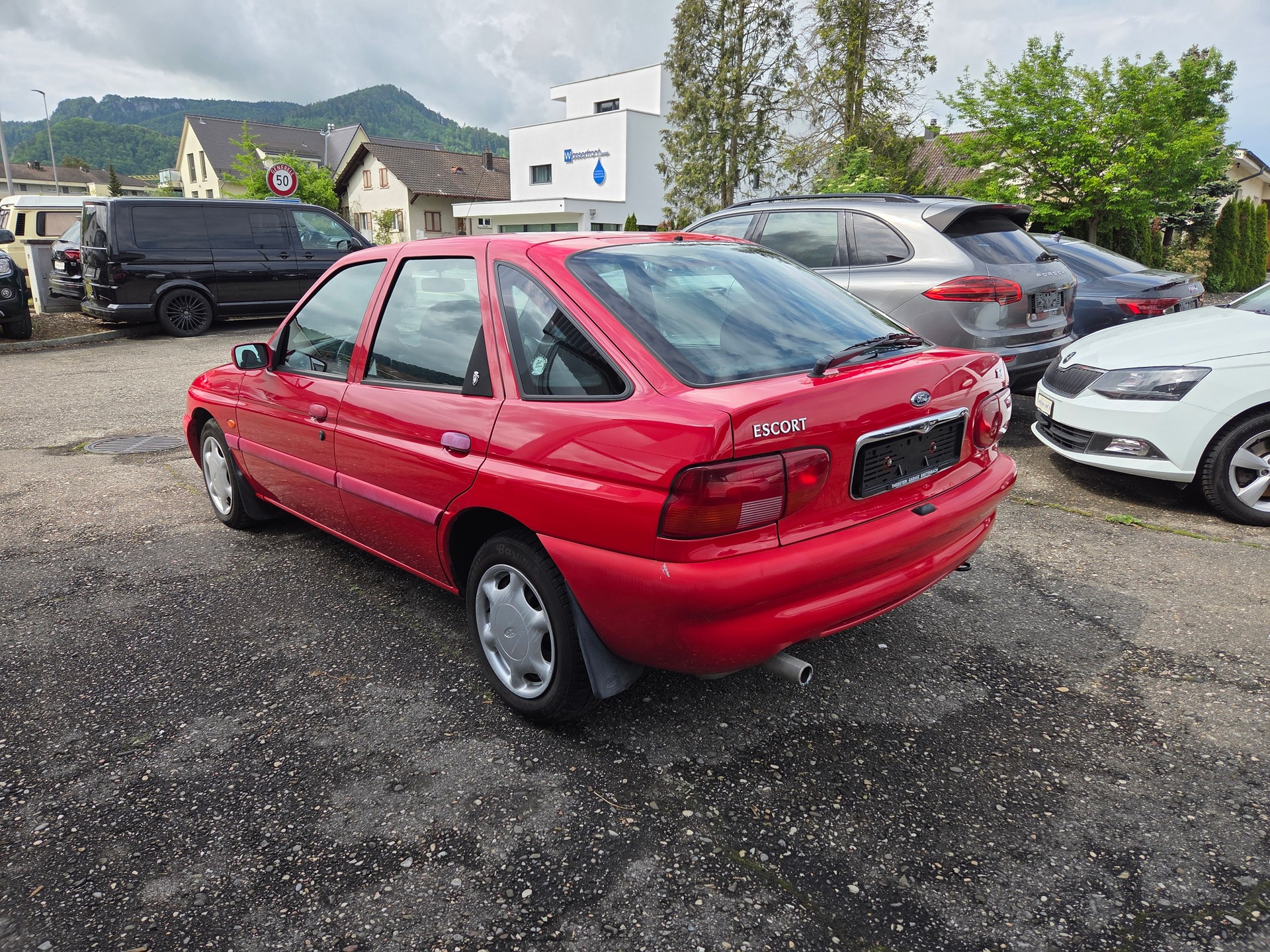 FORD Escort 1.8i 16V Ghia-image-5