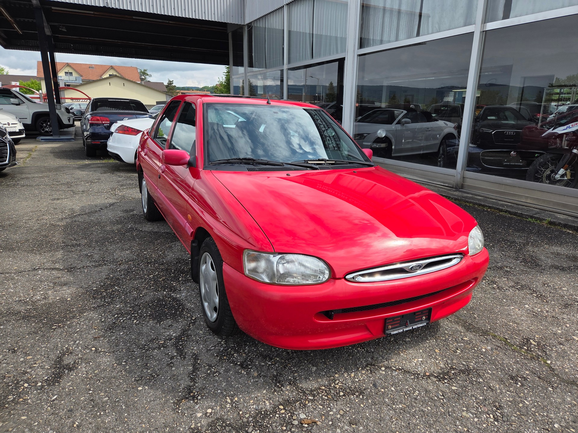 FORD Escort 1.8i 16V Ghia-image-1