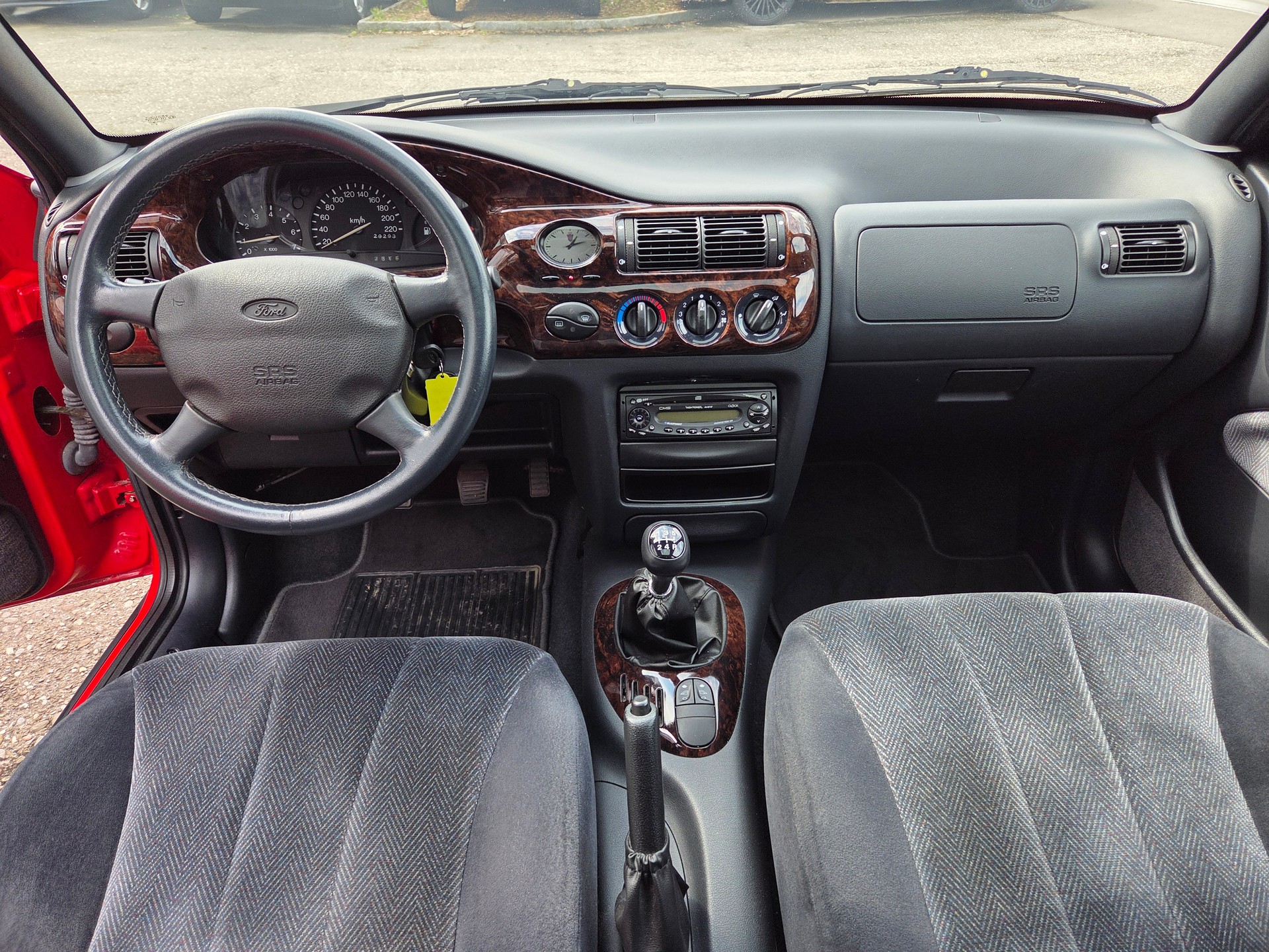FORD Escort 1.8i 16V Ghia-image-15