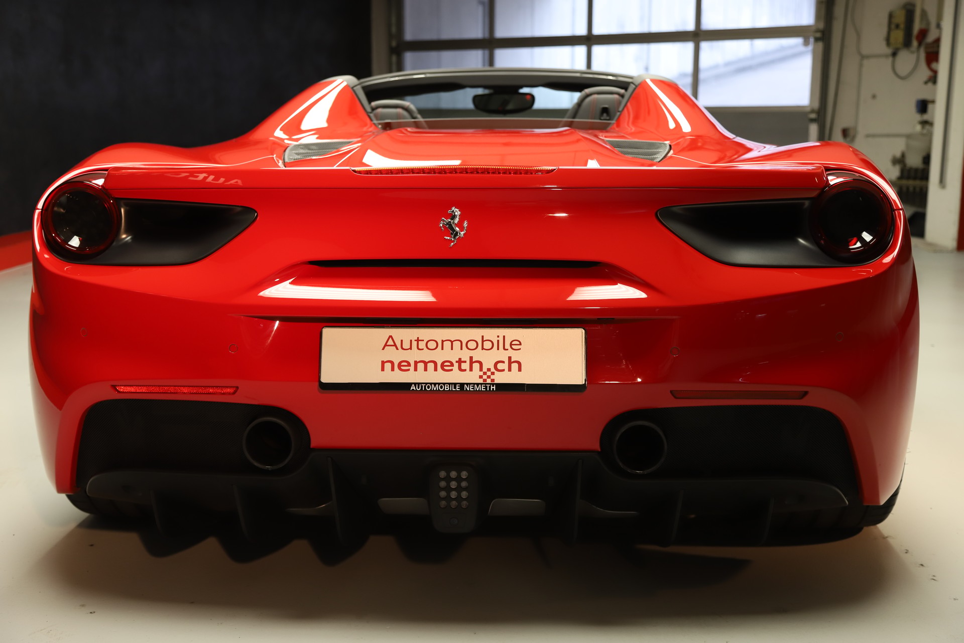 FERRARI 488 Spider 3.9 V8-showroom-element-3