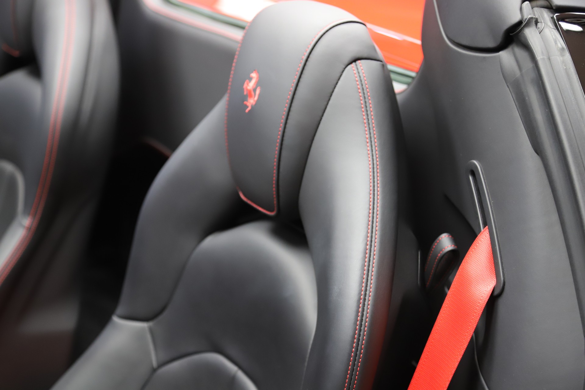 FERRARI 488 Spider 3.9 V8-image-6