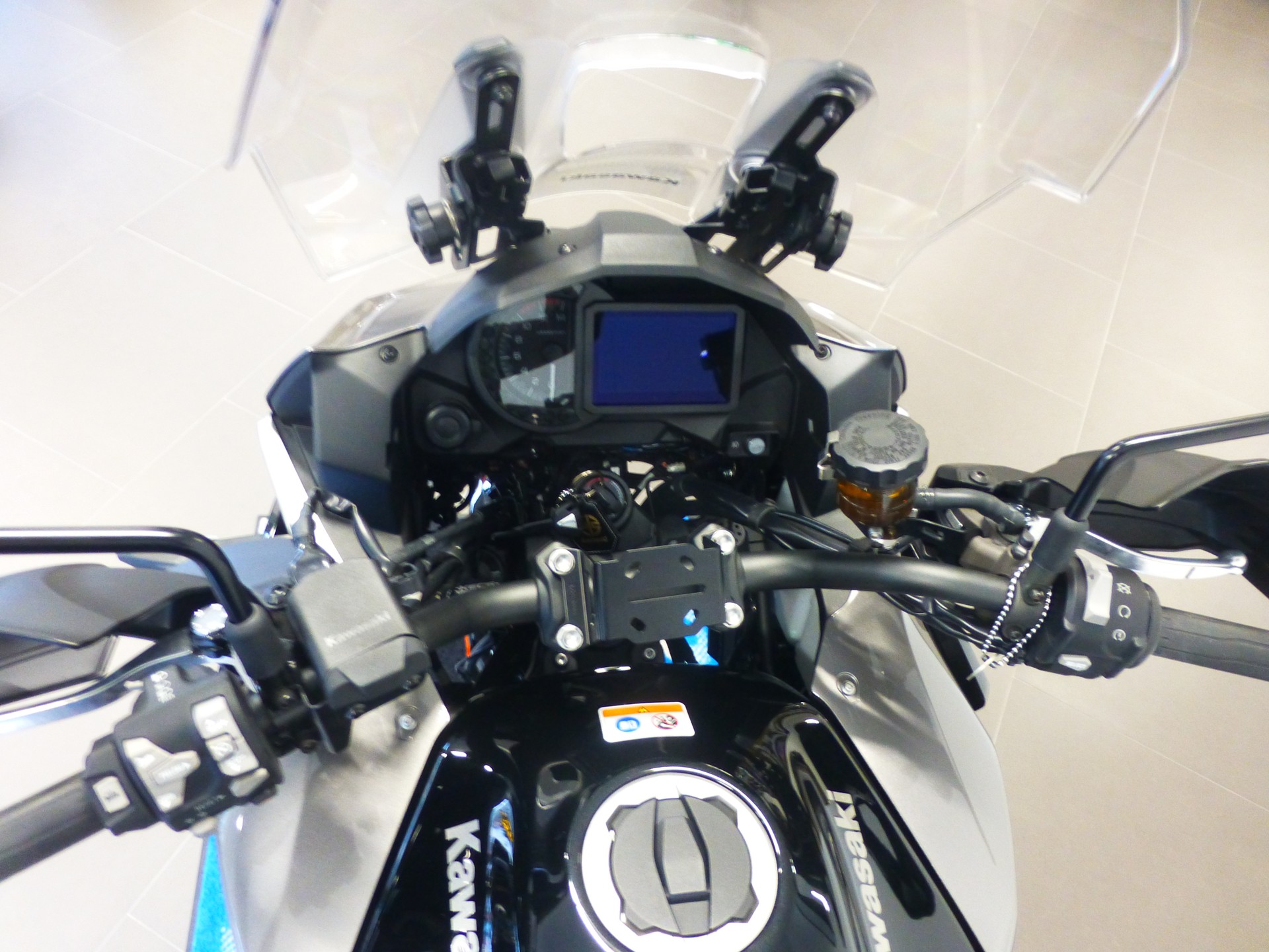 KAWASAKI Versys 1100 SE Grand Tourer-image-8