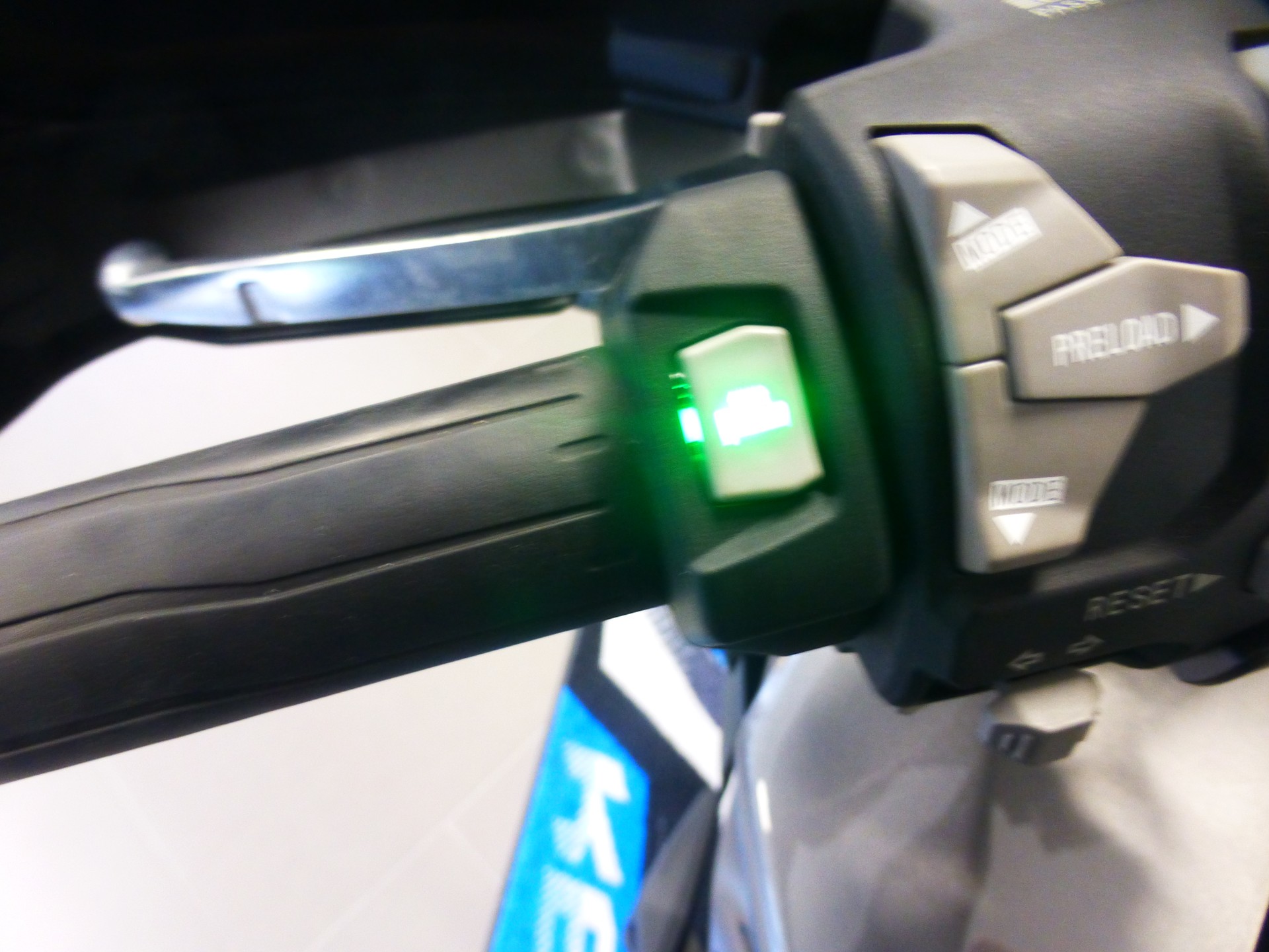 KAWASAKI Versys 1100 SE Grand Tourer-image-12