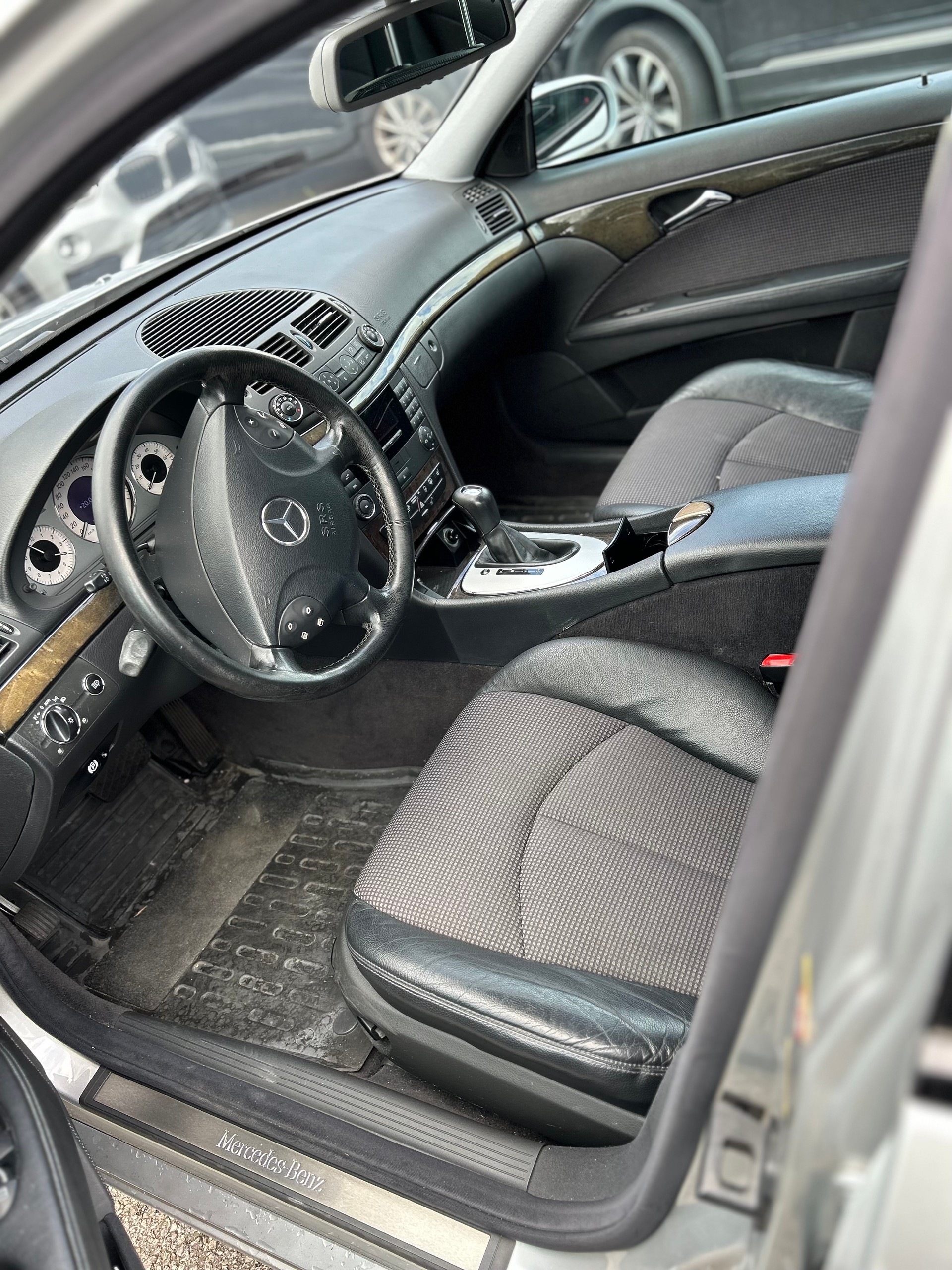 MERCEDES-BENZ E 240 Avantgarde-image-3