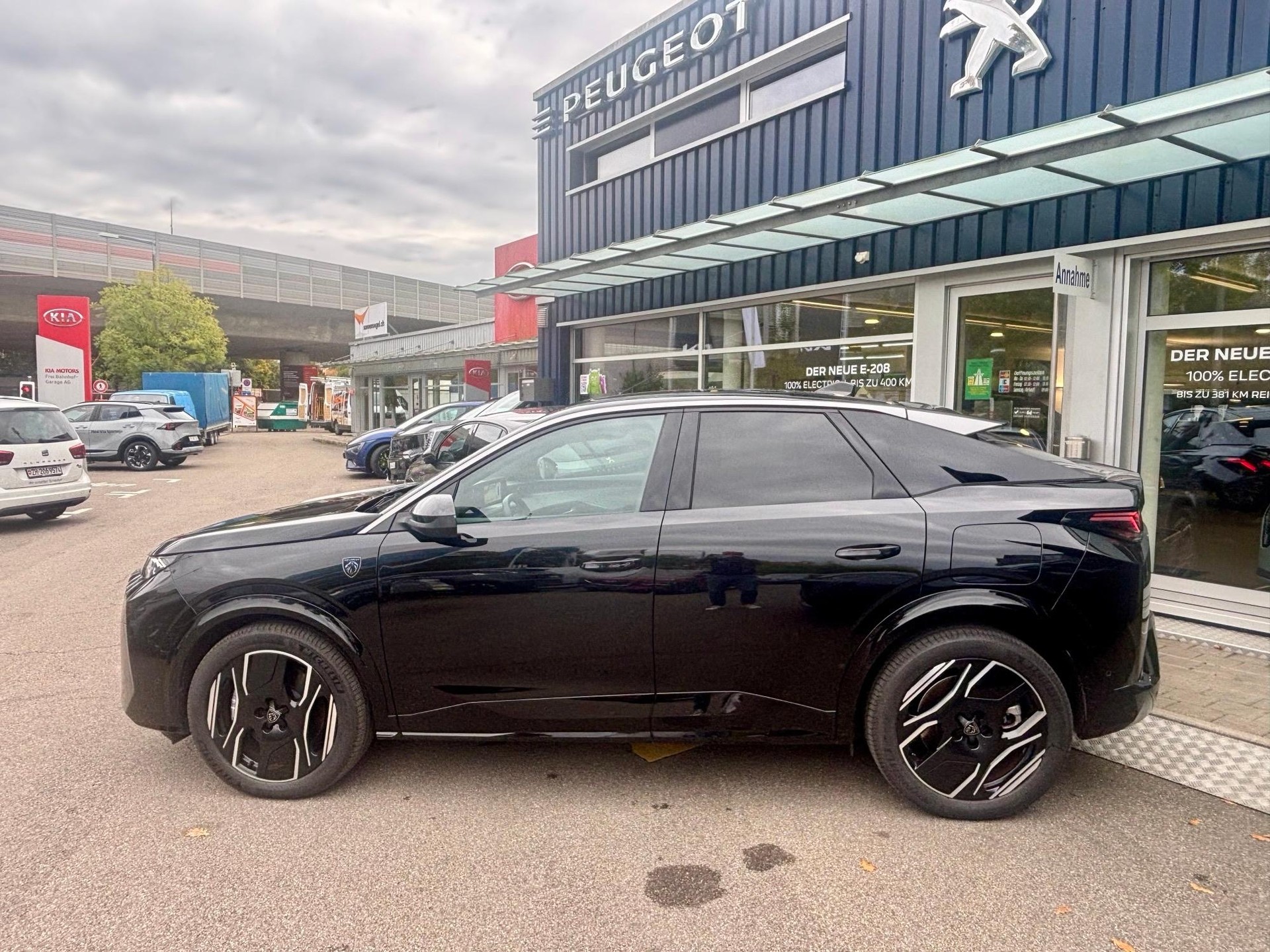 PEUGEOT 3008 e-GT-showroom-element-3