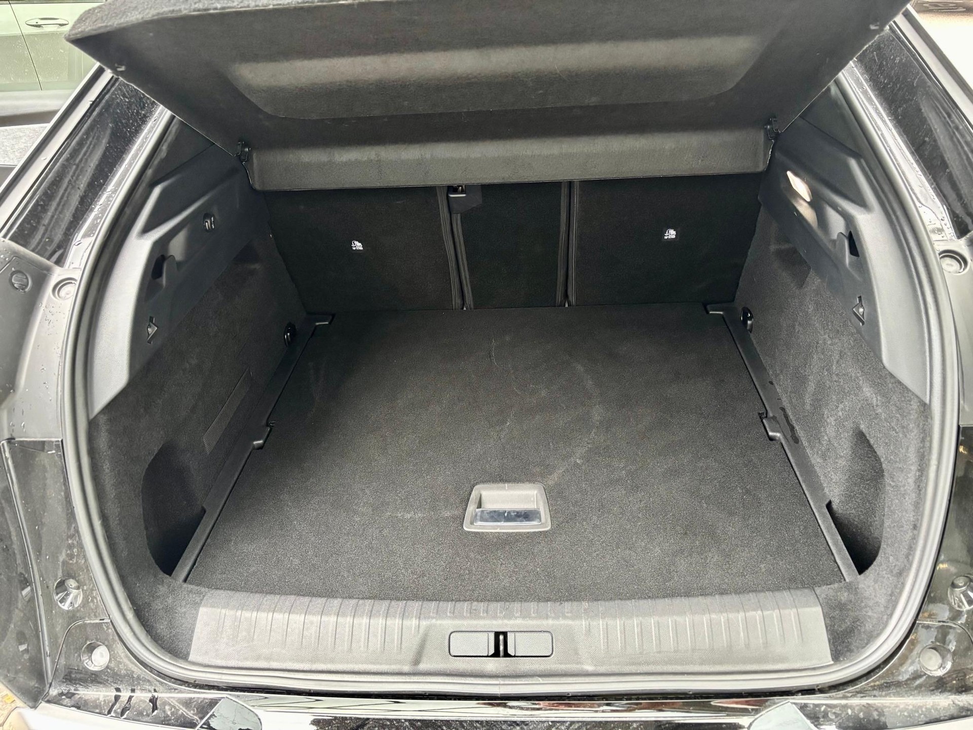PEUGEOT 3008 e-GT-image-16