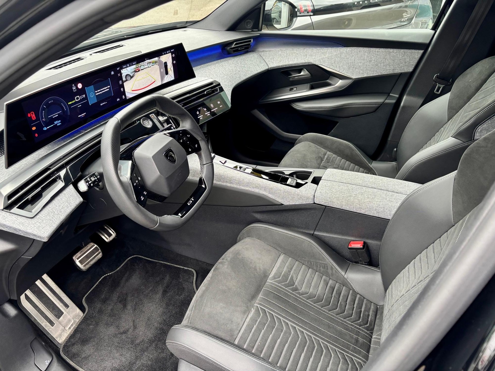 PEUGEOT 3008 e-GT-image-6