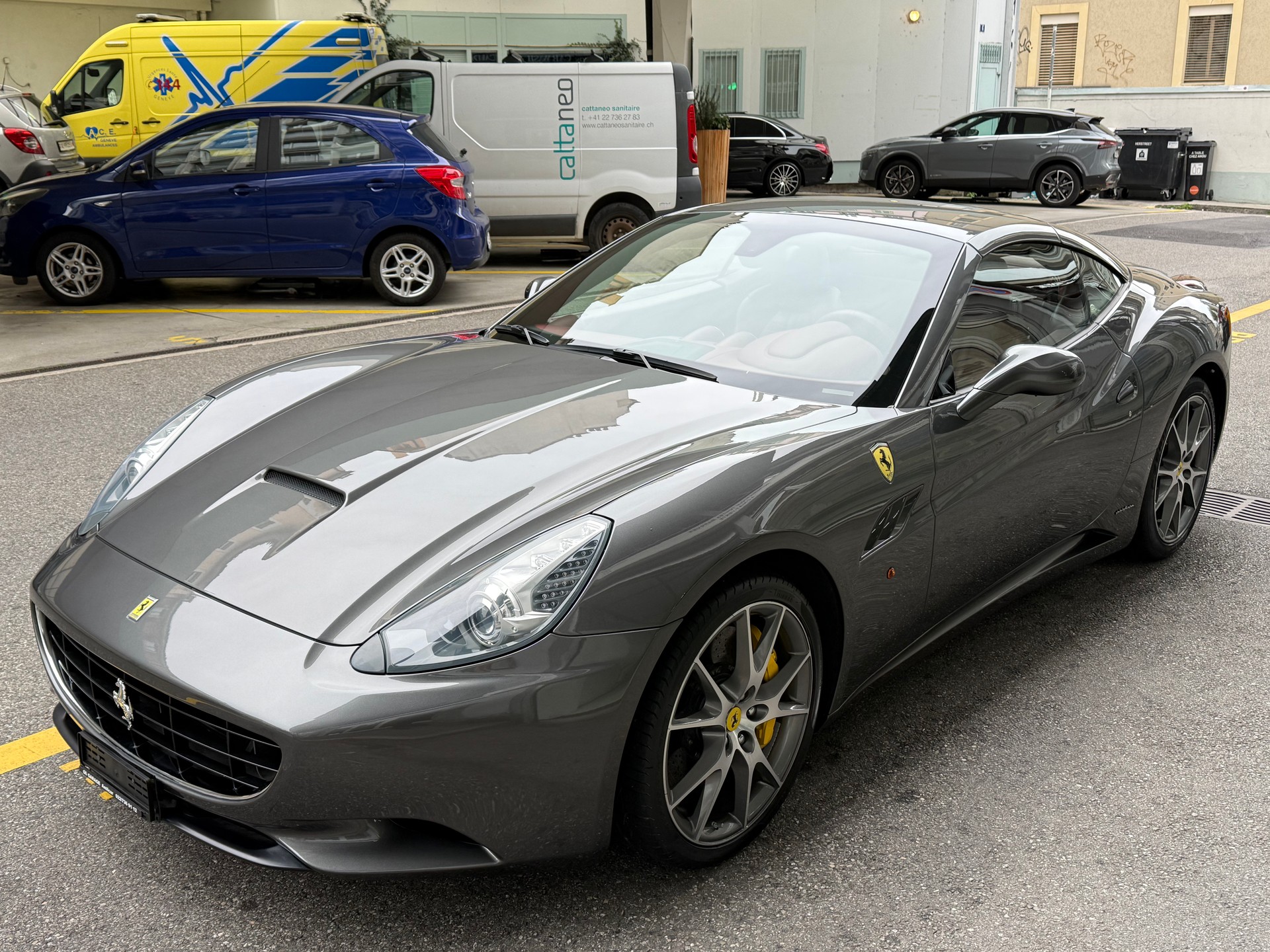 FERRARI CALIFORNIA-image-1