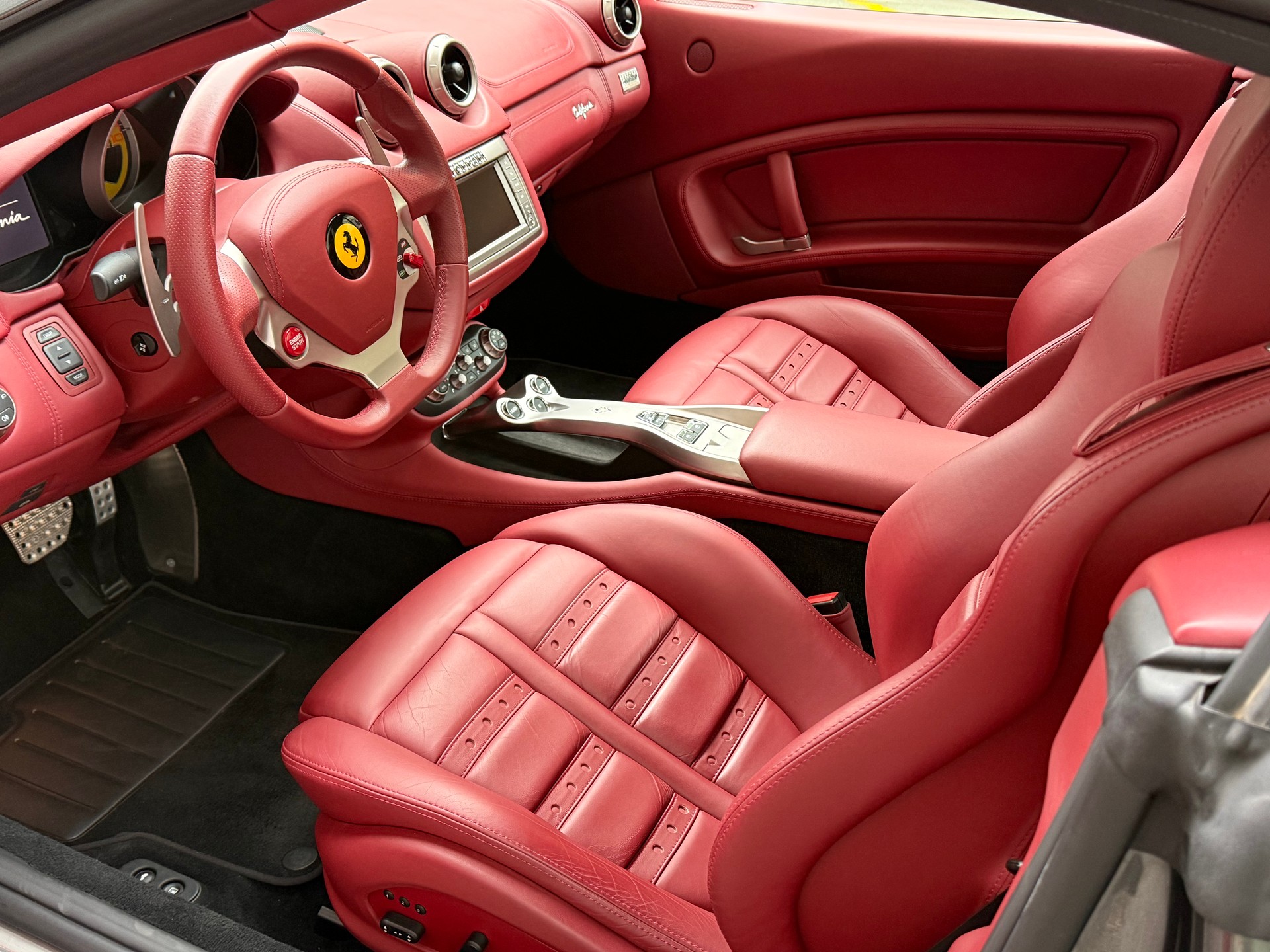 FERRARI CALIFORNIA-image-4
