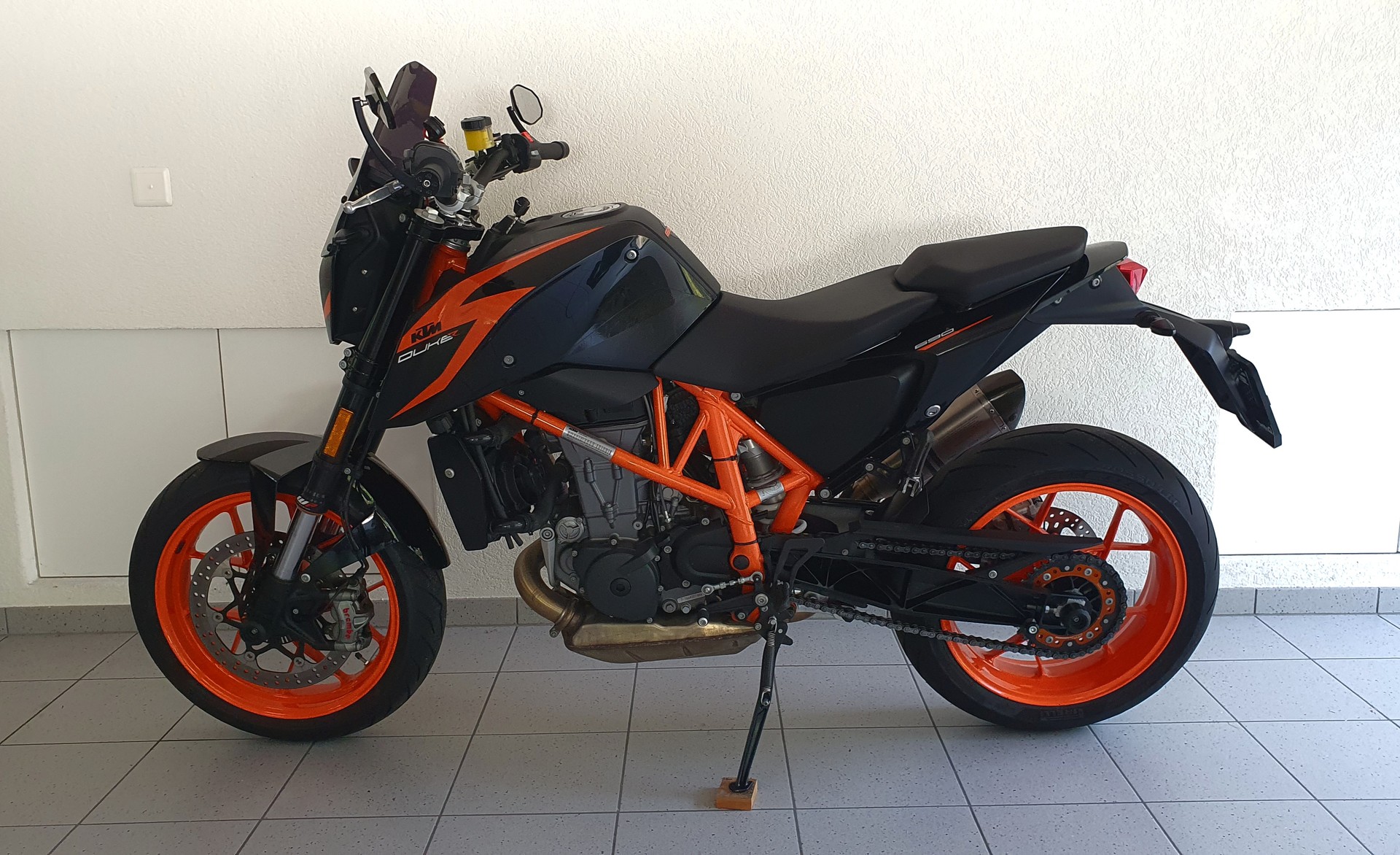 KTM 690 Duke R ABS-image-3