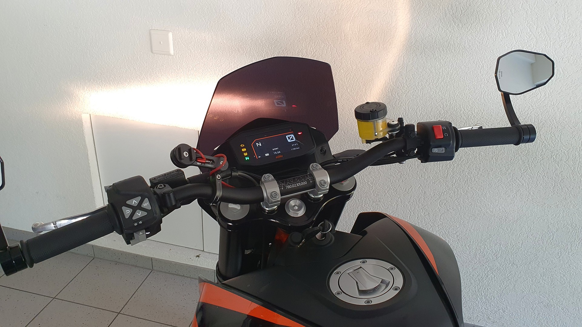 KTM 690 Duke R ABS-image-13