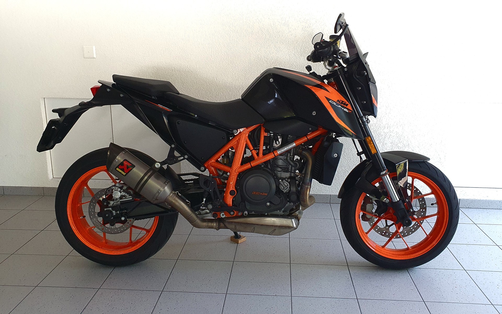 KTM 690 Duke R ABS