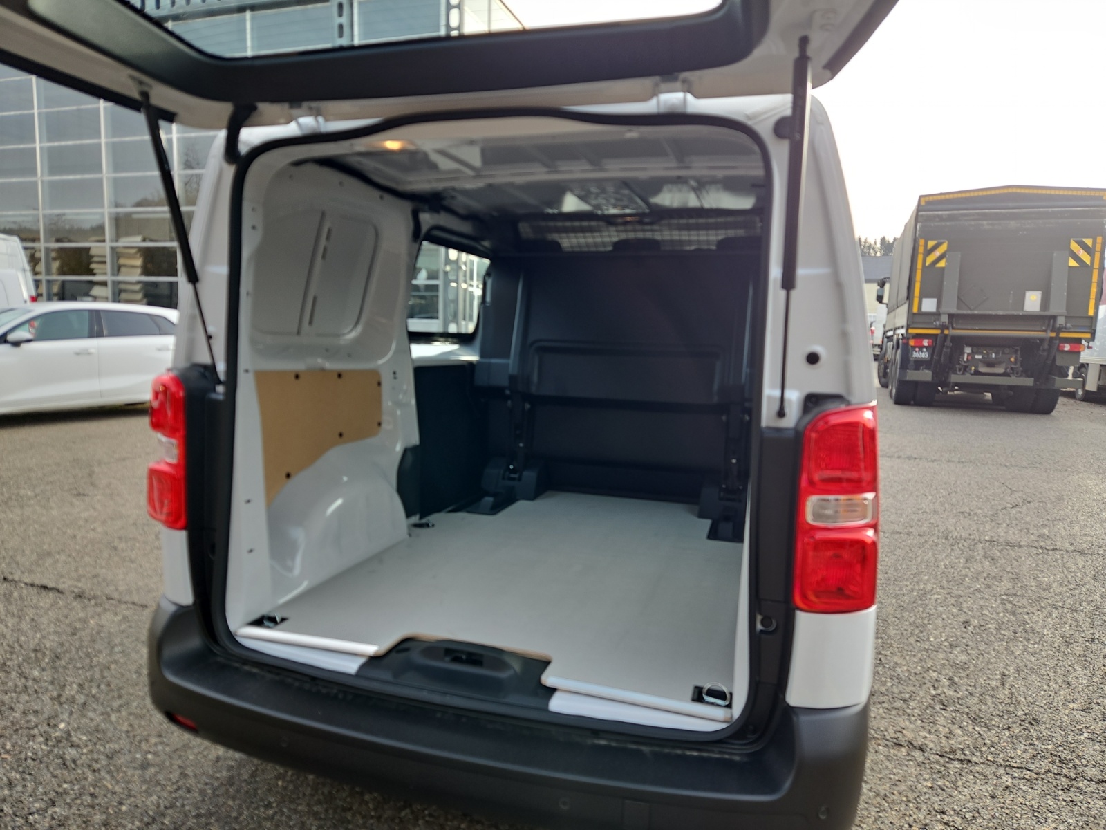 PEUGEOT Expert 1.5 BlueHDi 120 S&S Vertiefte Kabine Standard-image-5