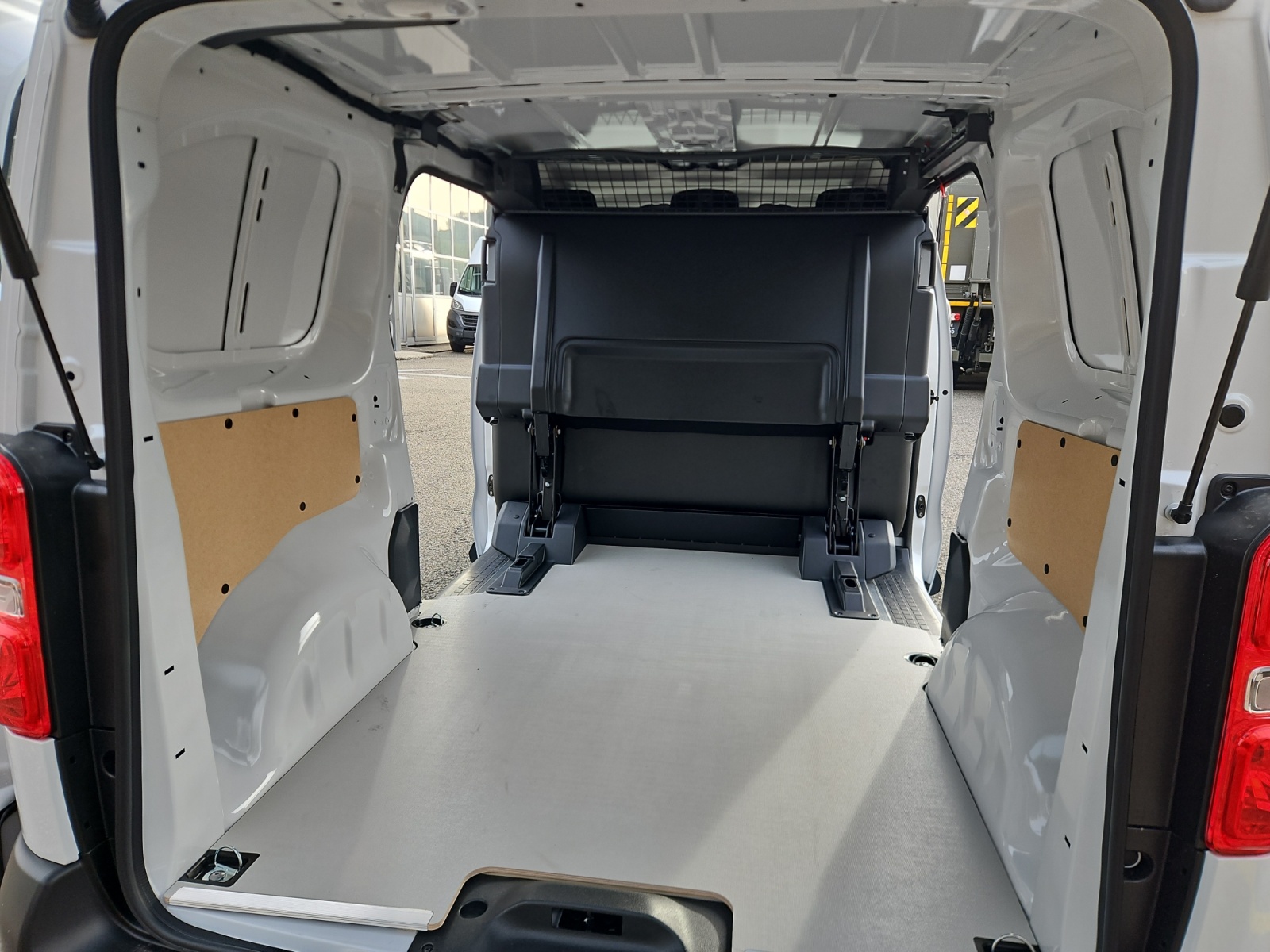 PEUGEOT Expert 1.5 BlueHDi 120 S&S Vertiefte Kabine Standard-image-7