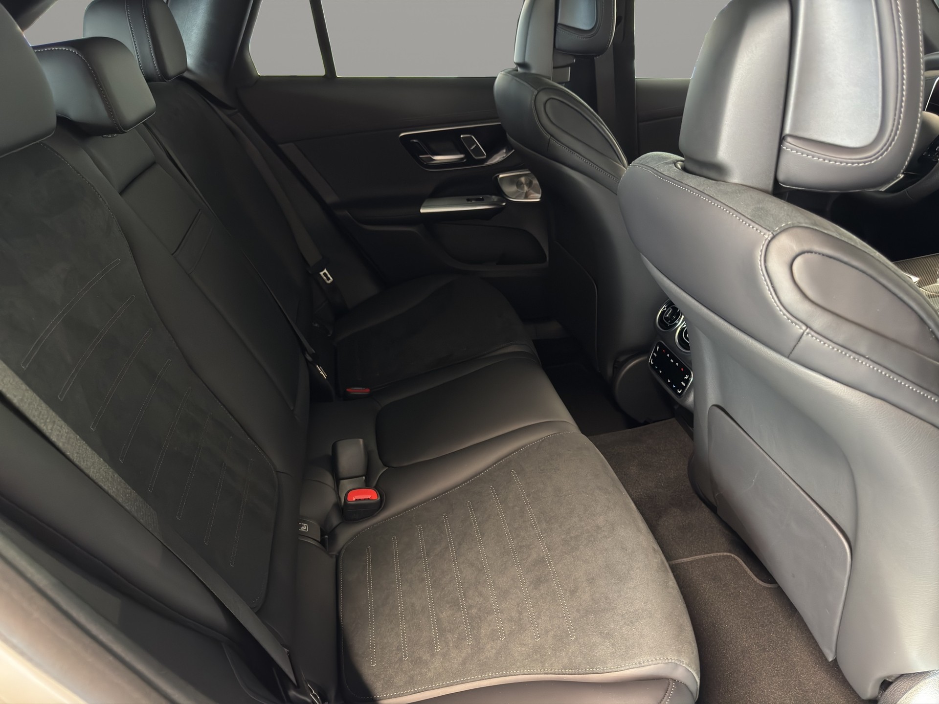 MERCEDES-BENZ GLC 450d 4Matic 9G-Tronic-image-10