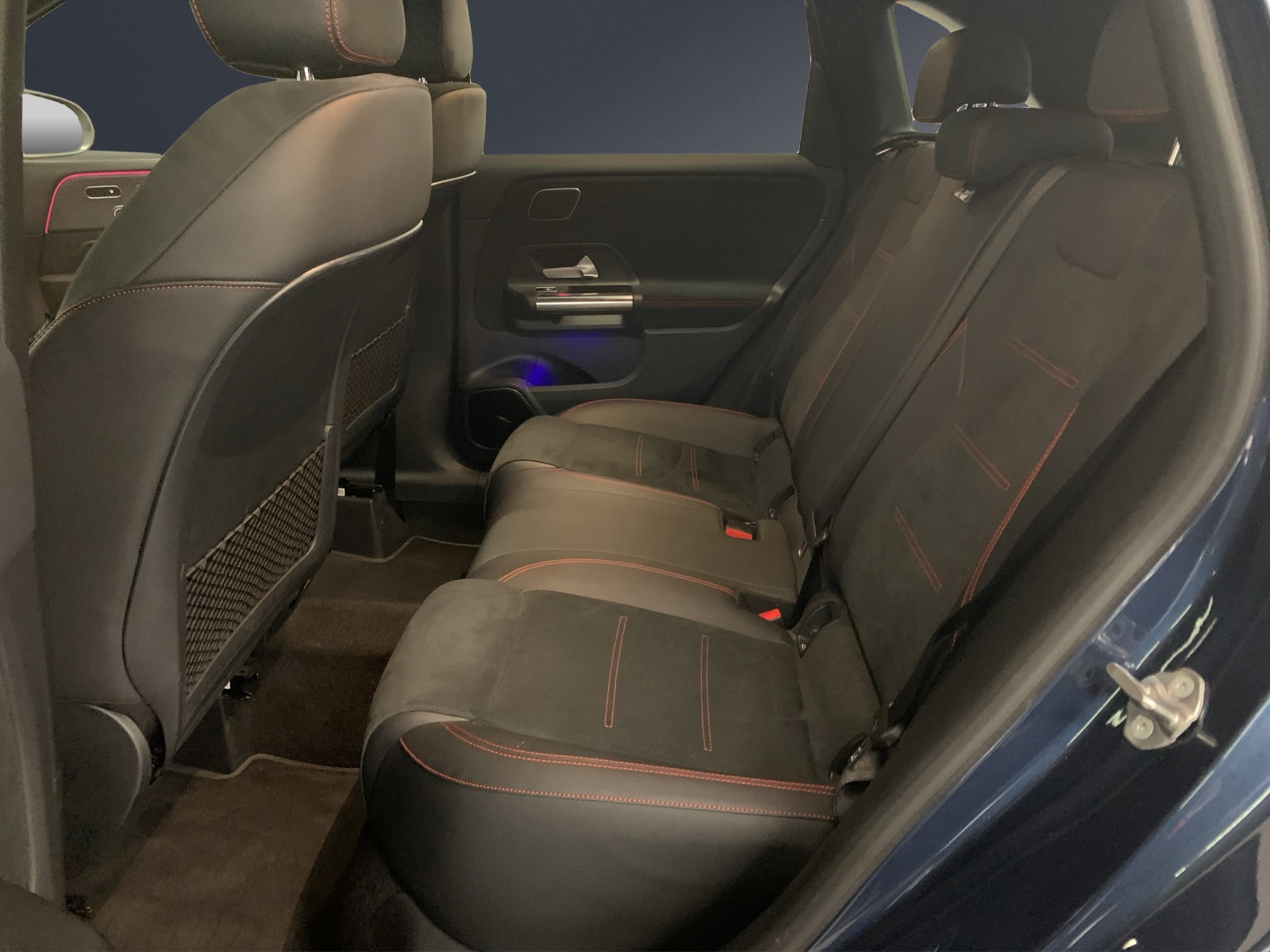 MERCEDES-BENZ B 250 e AMG Line-image-10