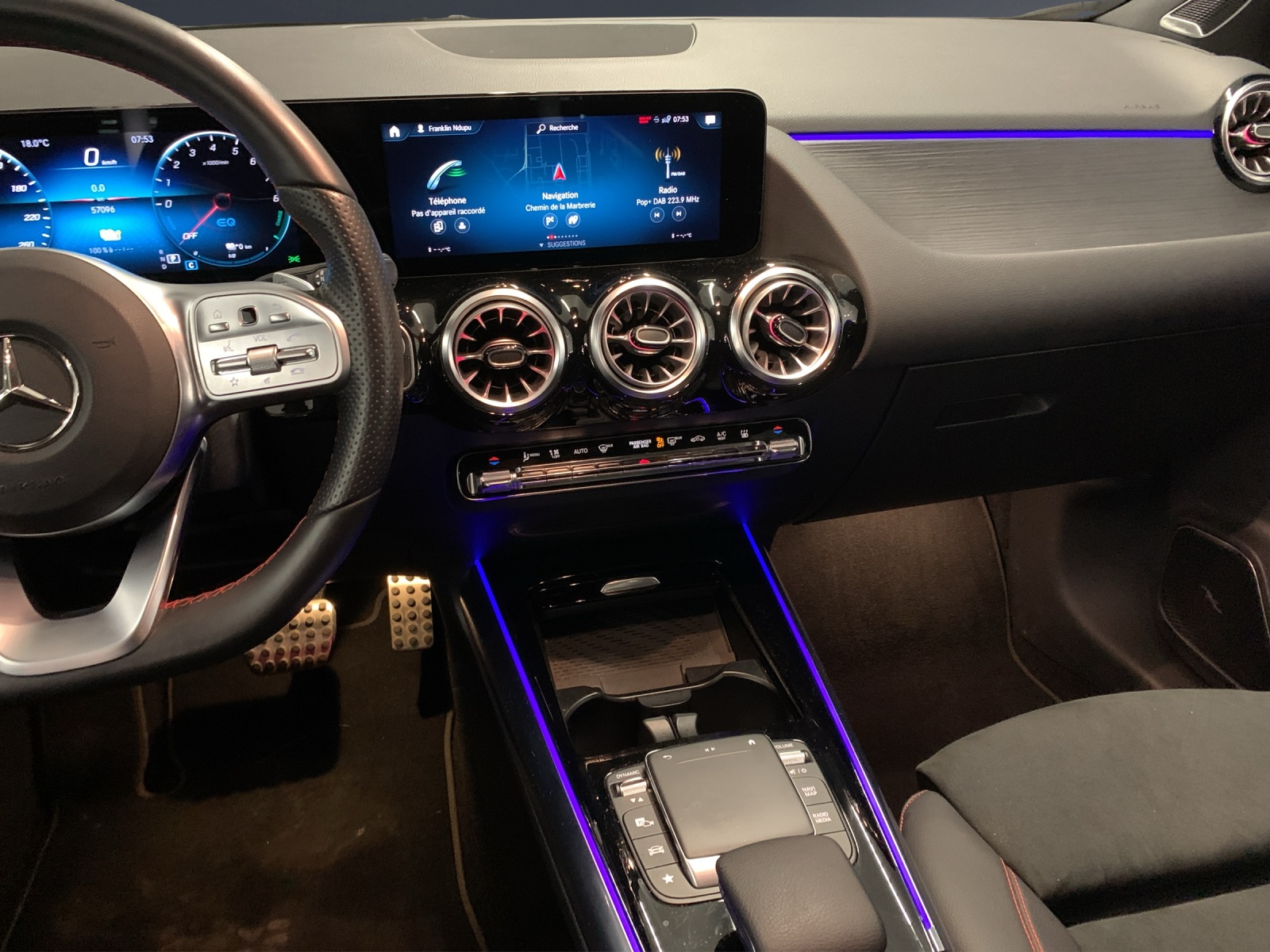 MERCEDES-BENZ B 250 e AMG Line-image-7