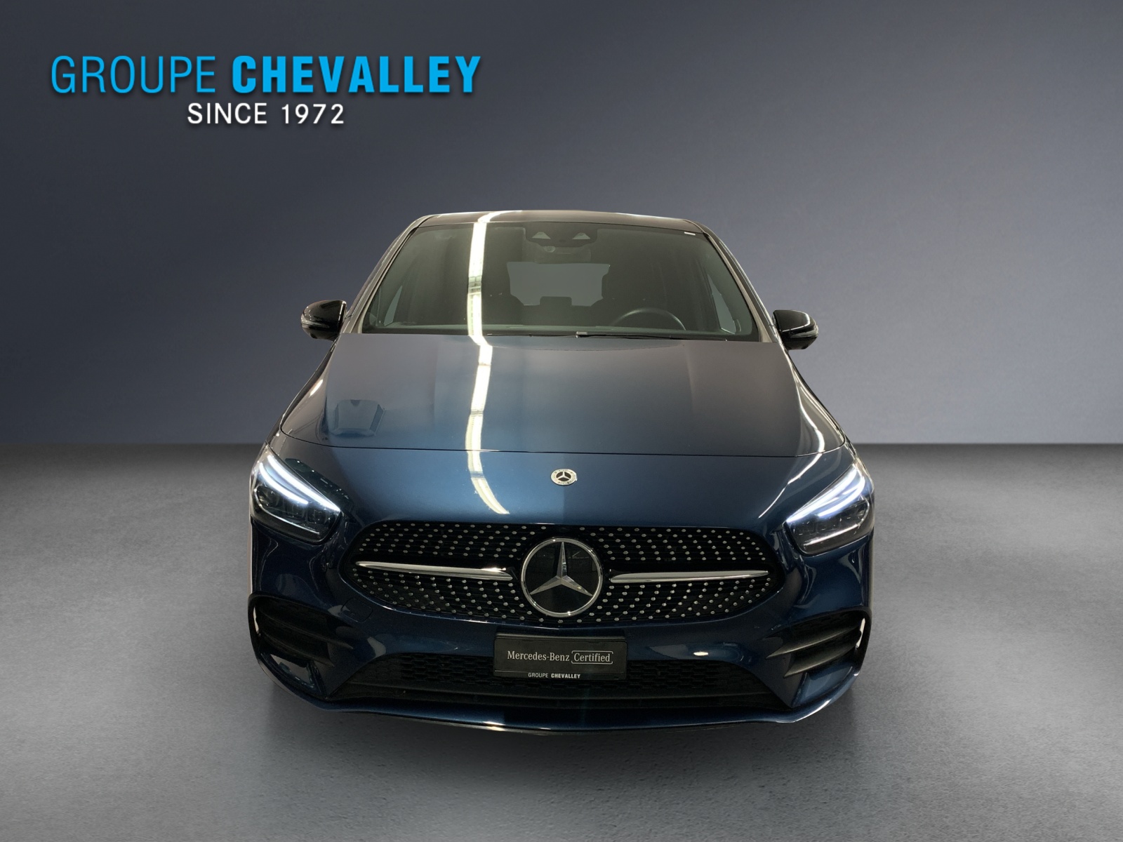 MERCEDES-BENZ B 250 e AMG Line-showroom-element-1