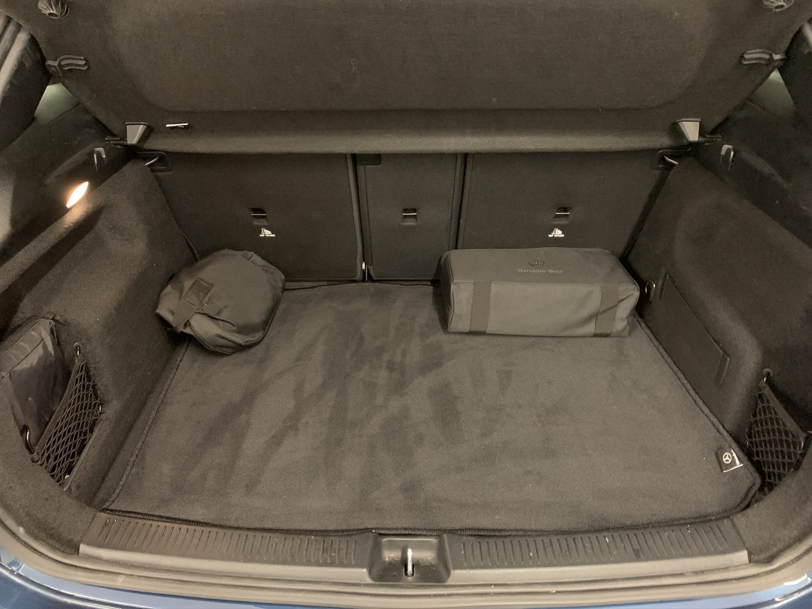 MERCEDES-BENZ B 250 e AMG Line-image-12