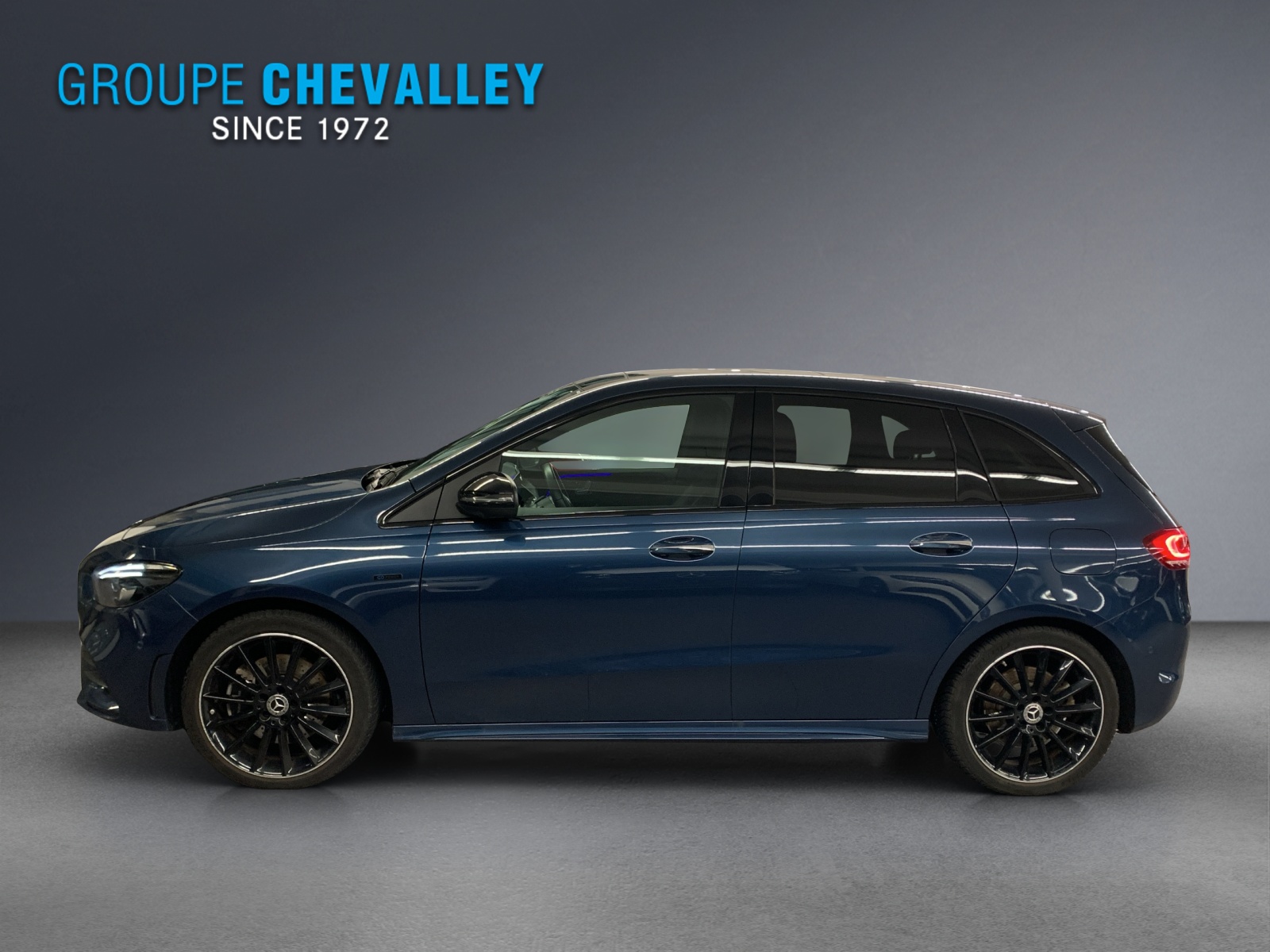 MERCEDES-BENZ B 250 e AMG Line-showroom-element-3