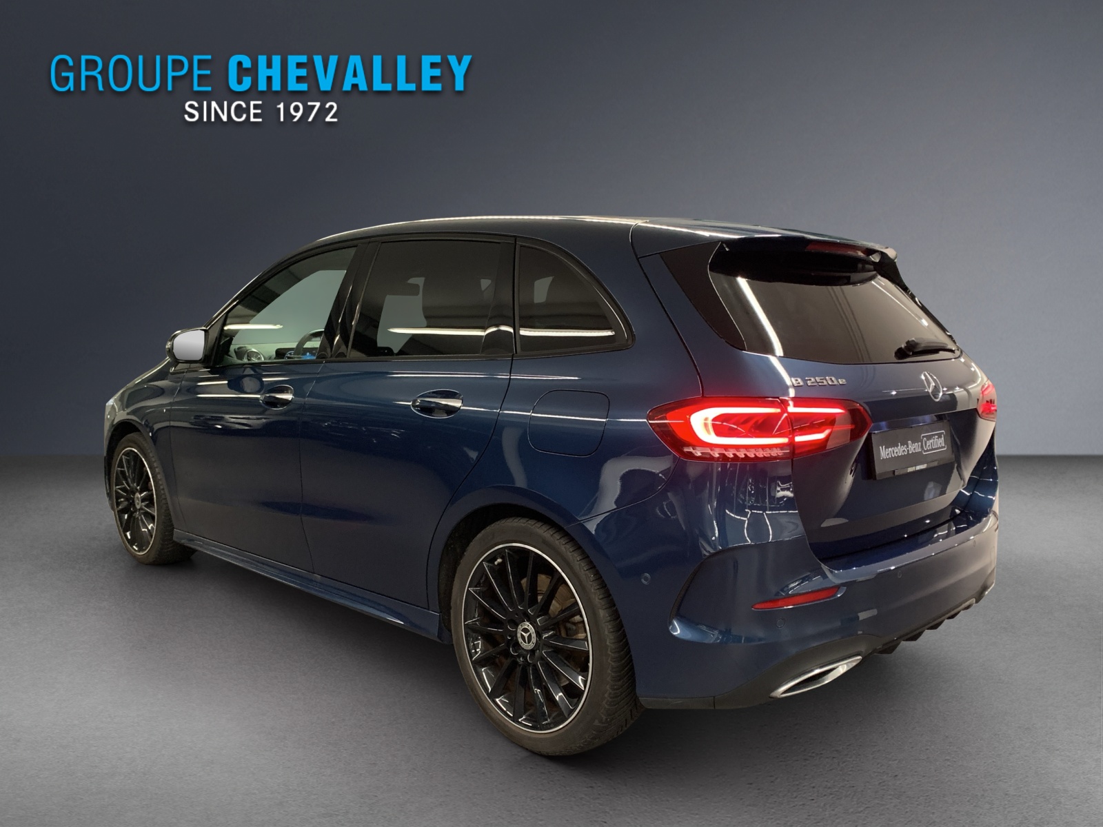 MERCEDES-BENZ B 250 e AMG Line-showroom-element-2