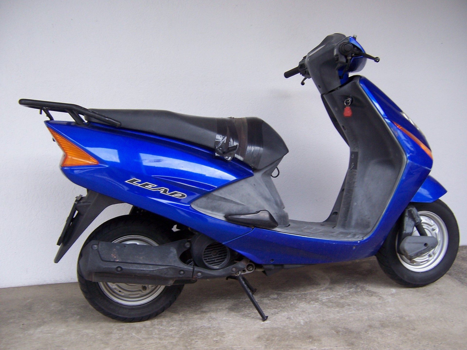 HONDA SCV 100 Lead-image-9