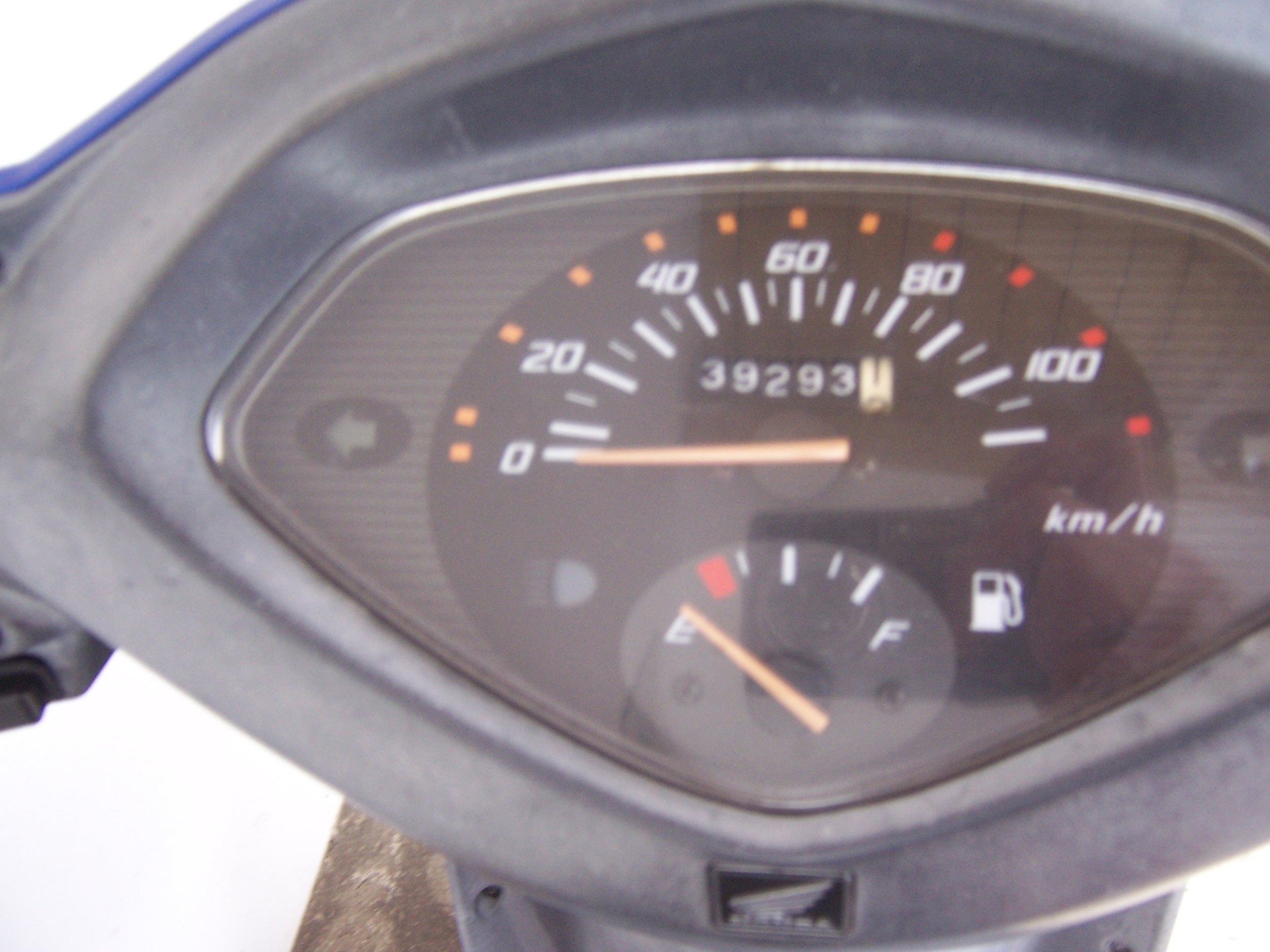 HONDA SCV 100 Lead-image-8