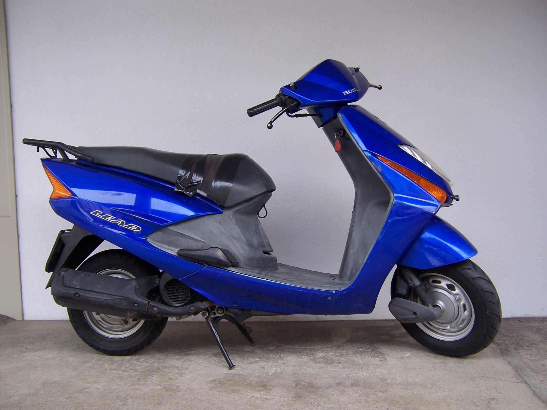 HONDA SCV 100 Lead-image-6