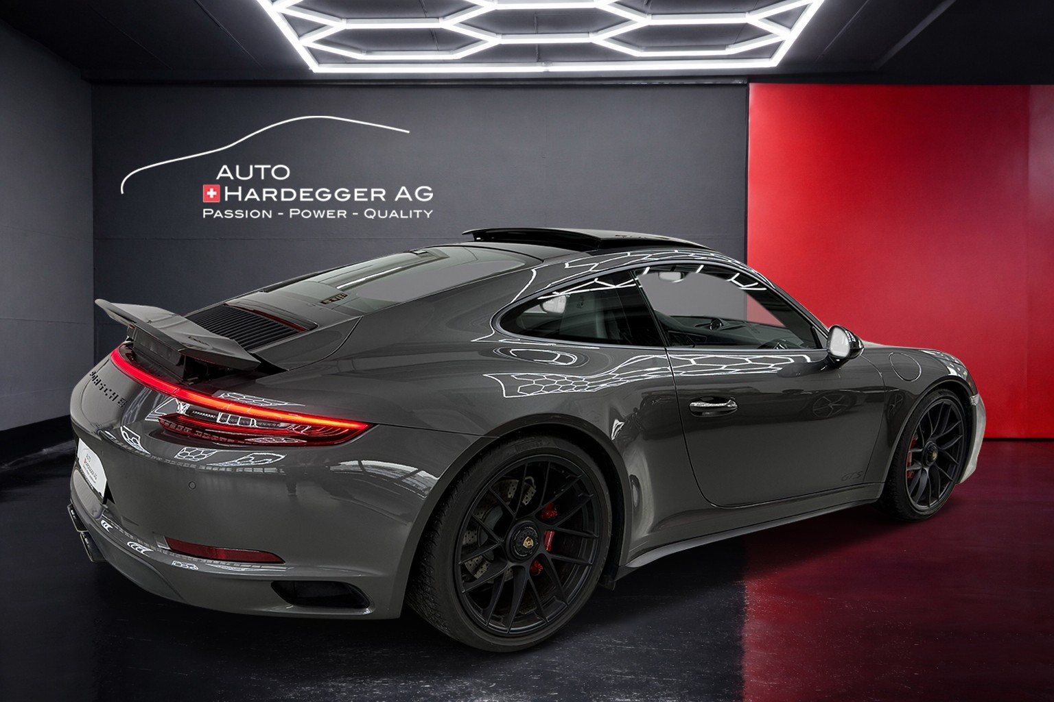 PORSCHE 911 Carrera 4 GTS PDK inkl. 100% Approved Garantie bis 12.2027-showroom-element-1