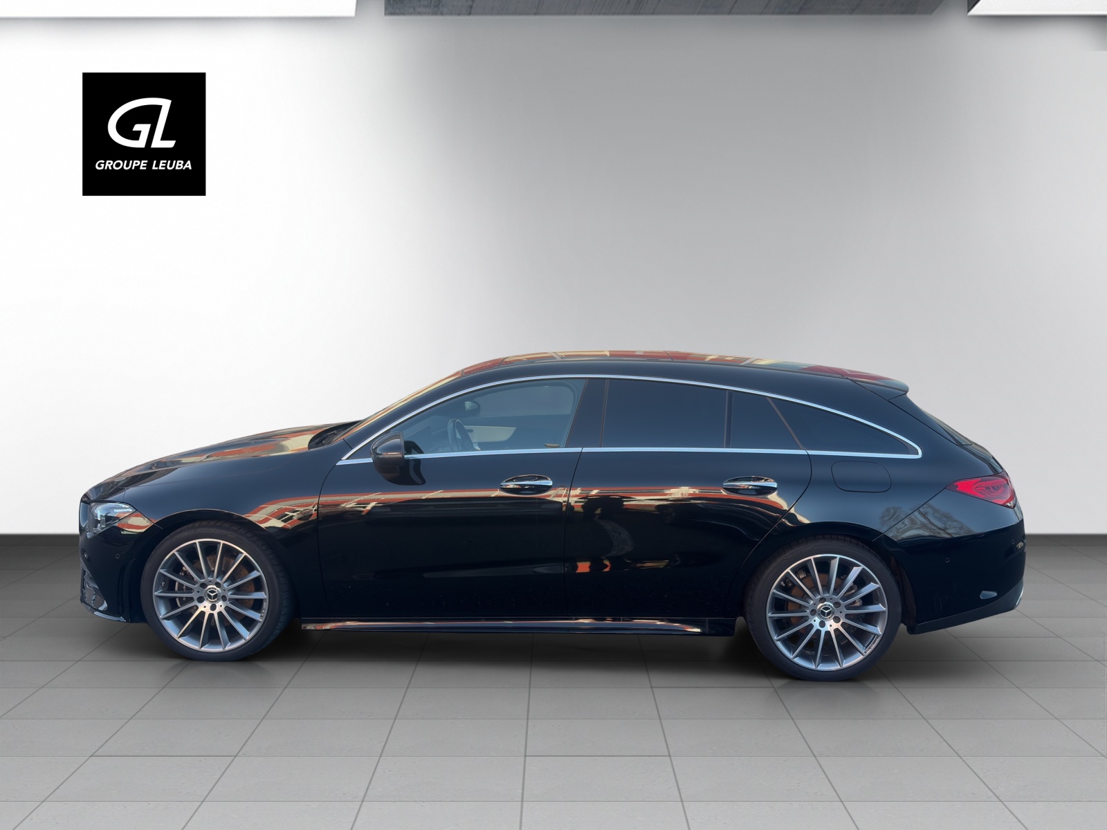 MERCEDES-BENZ CLA Shooting Brake 220 d 4Matic Swiss Star-showroom-element-2
