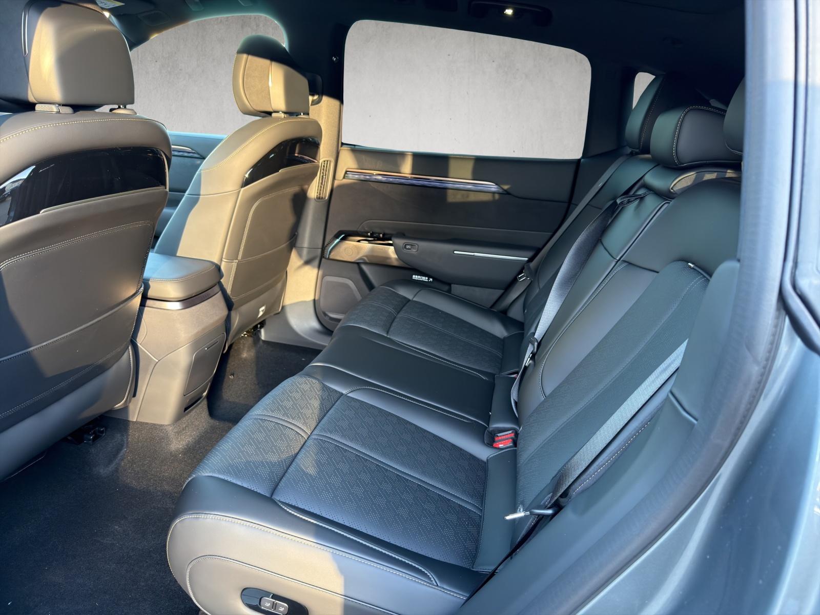 ZEEKR 7X Privilege AWD-image-14