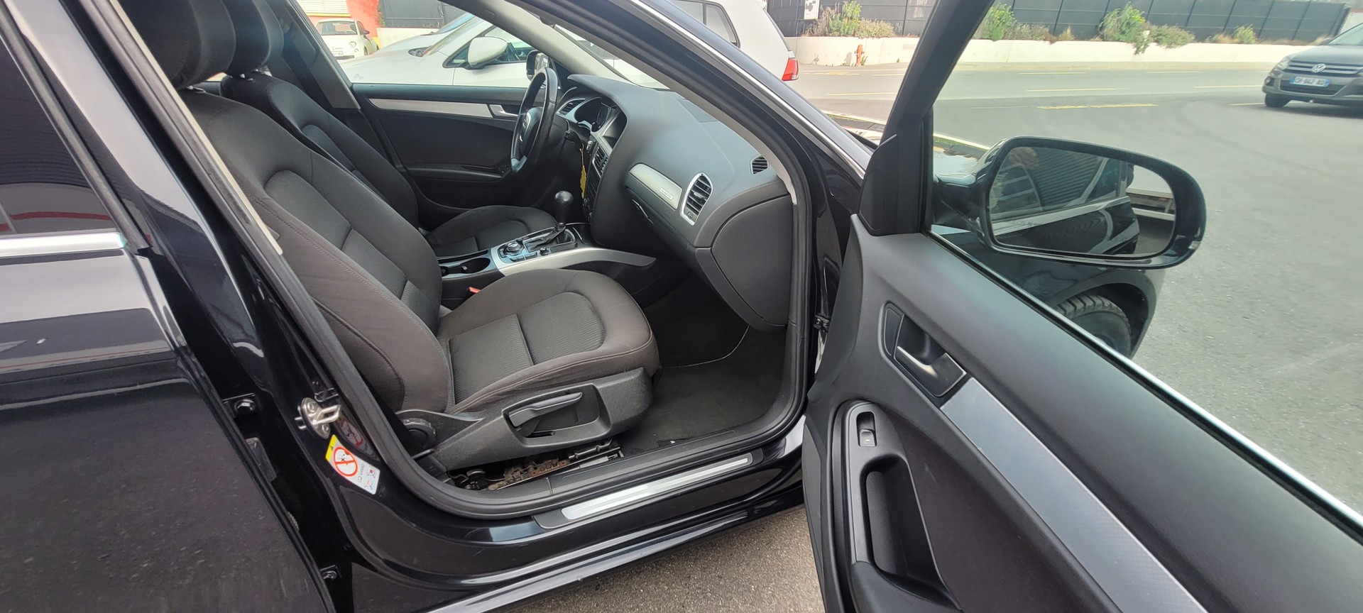 AUDI A4 Avant 2.0 TFSI quattro S-tronic-image-11