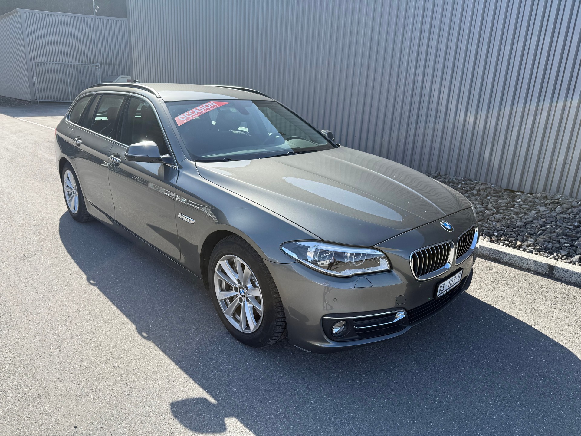 BMW 528i Touring xDrive Luxury Line Steptronic-image-7