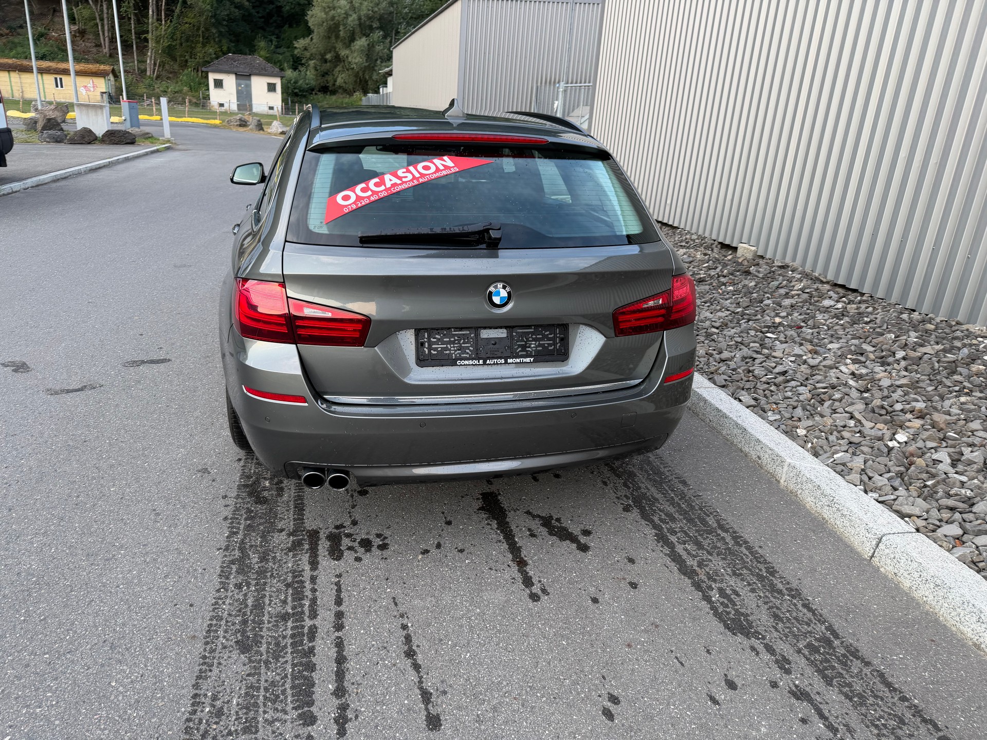 BMW 528i Touring xDrive Luxury Line Steptronic-image-3