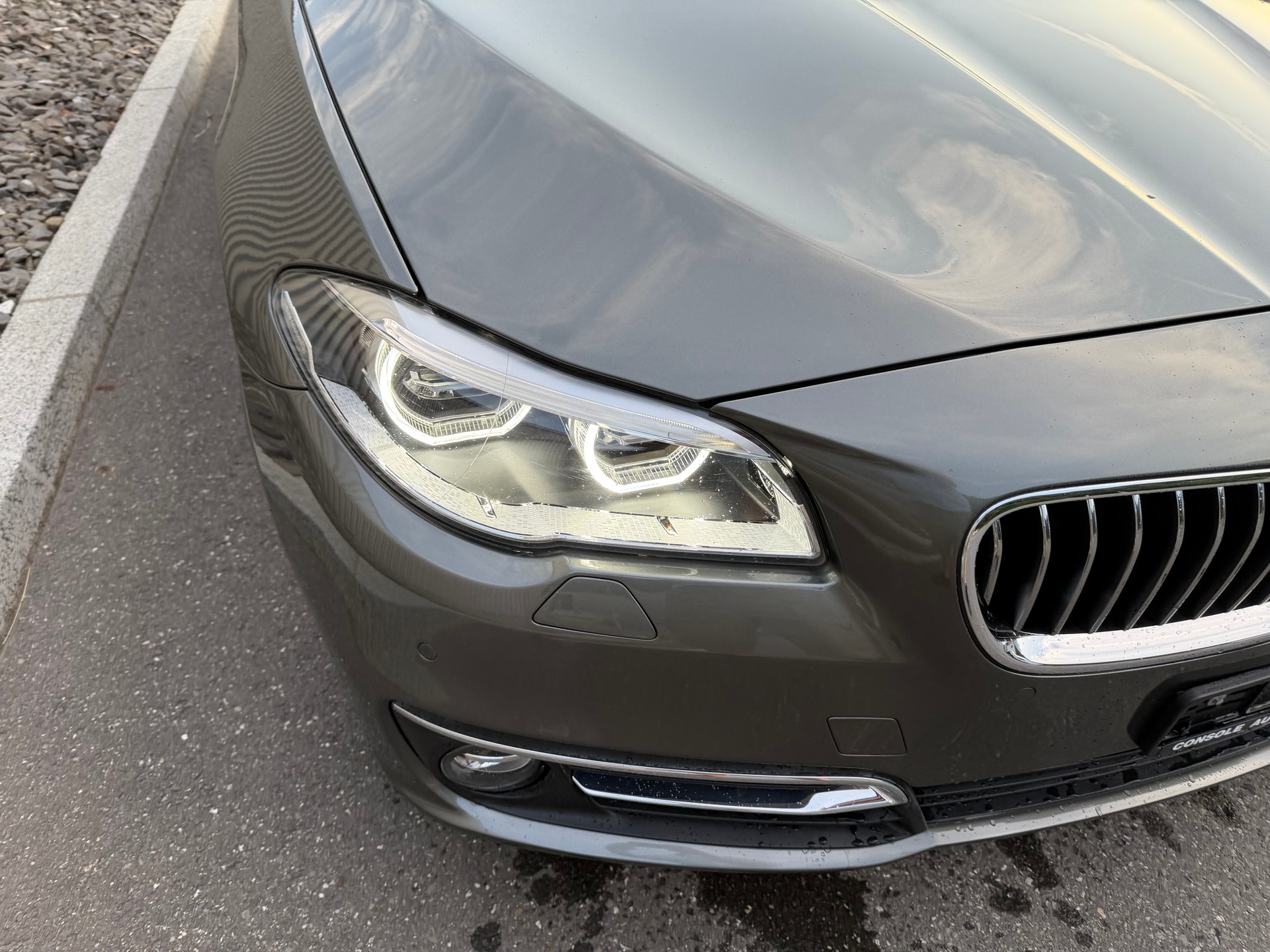 BMW 528i Touring xDrive Luxury Line Steptronic-image-6