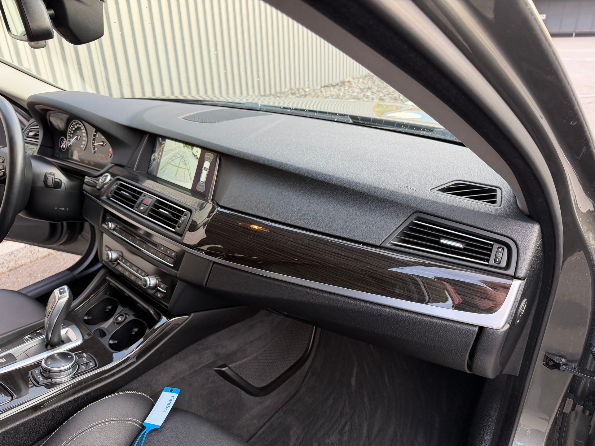 BMW 528i Touring xDrive Luxury Line Steptronic-image-30