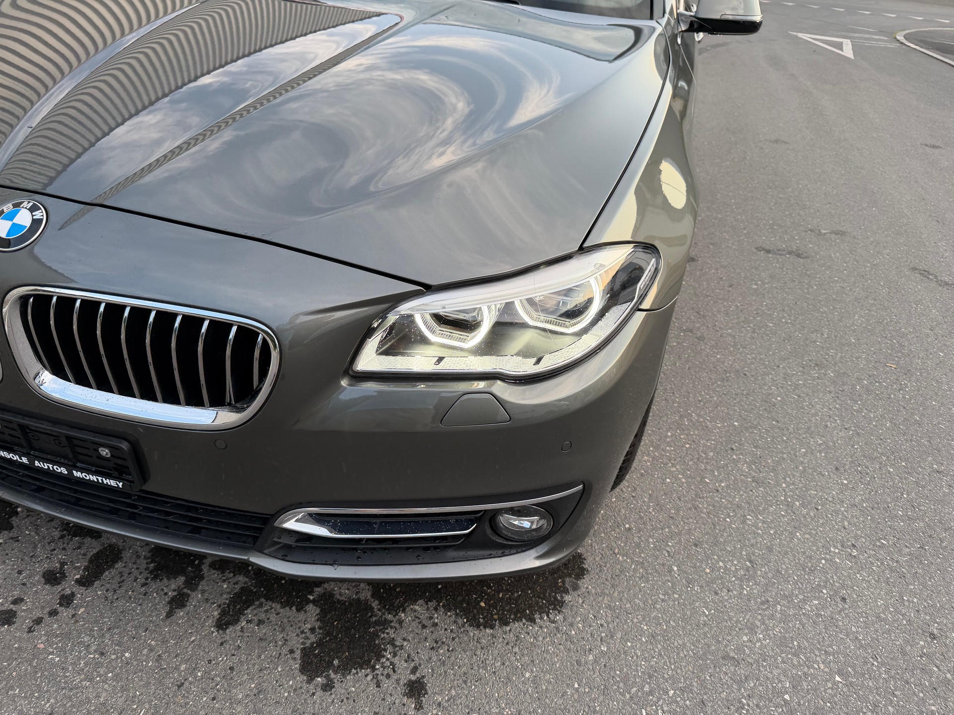 BMW 528i Touring xDrive Luxury Line Steptronic-image-5