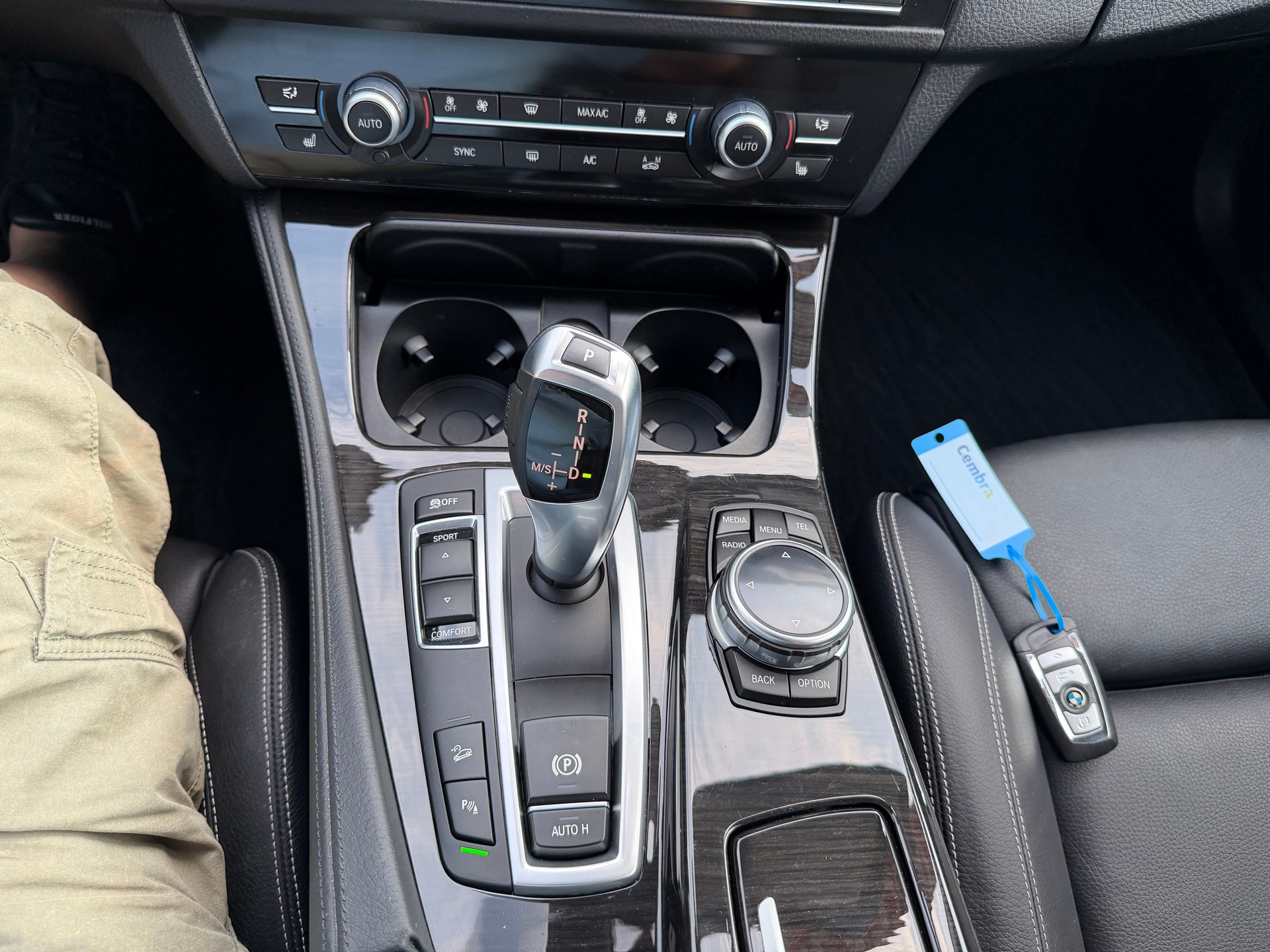 BMW 528i Touring xDrive Luxury Line Steptronic-image-23