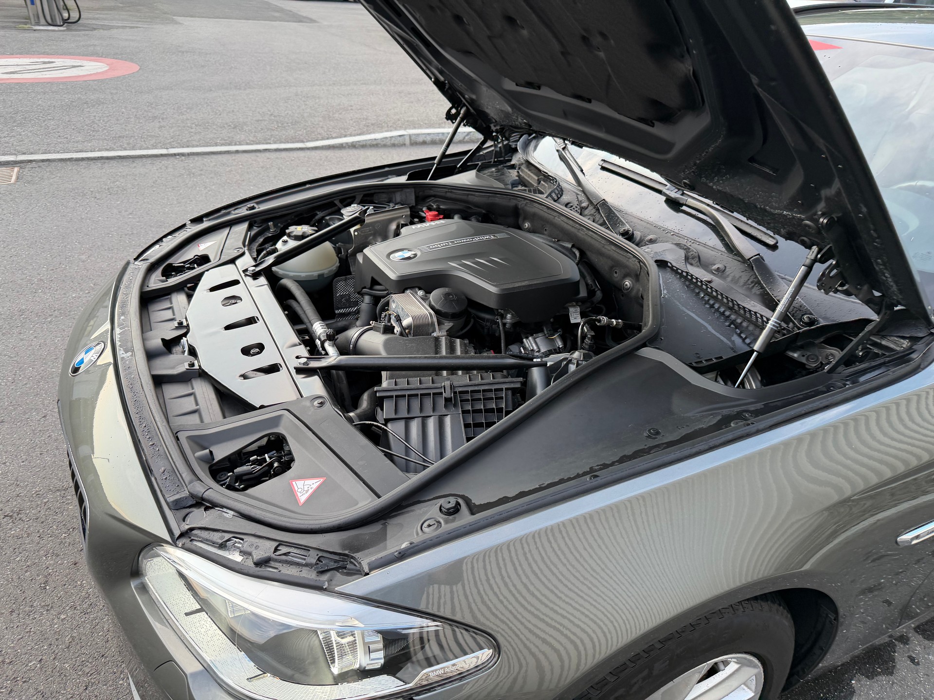 BMW 528i Touring xDrive Luxury Line Steptronic-image-50
