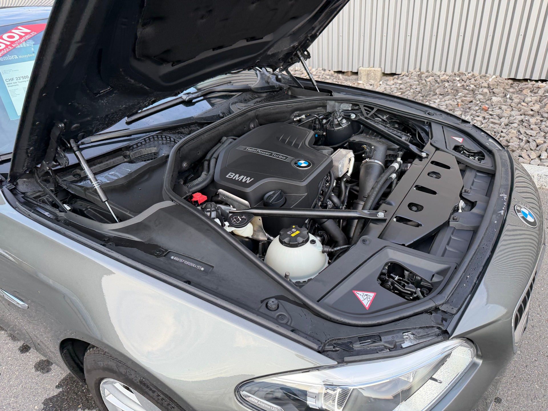 BMW 528i Touring xDrive Luxury Line Steptronic-image-49