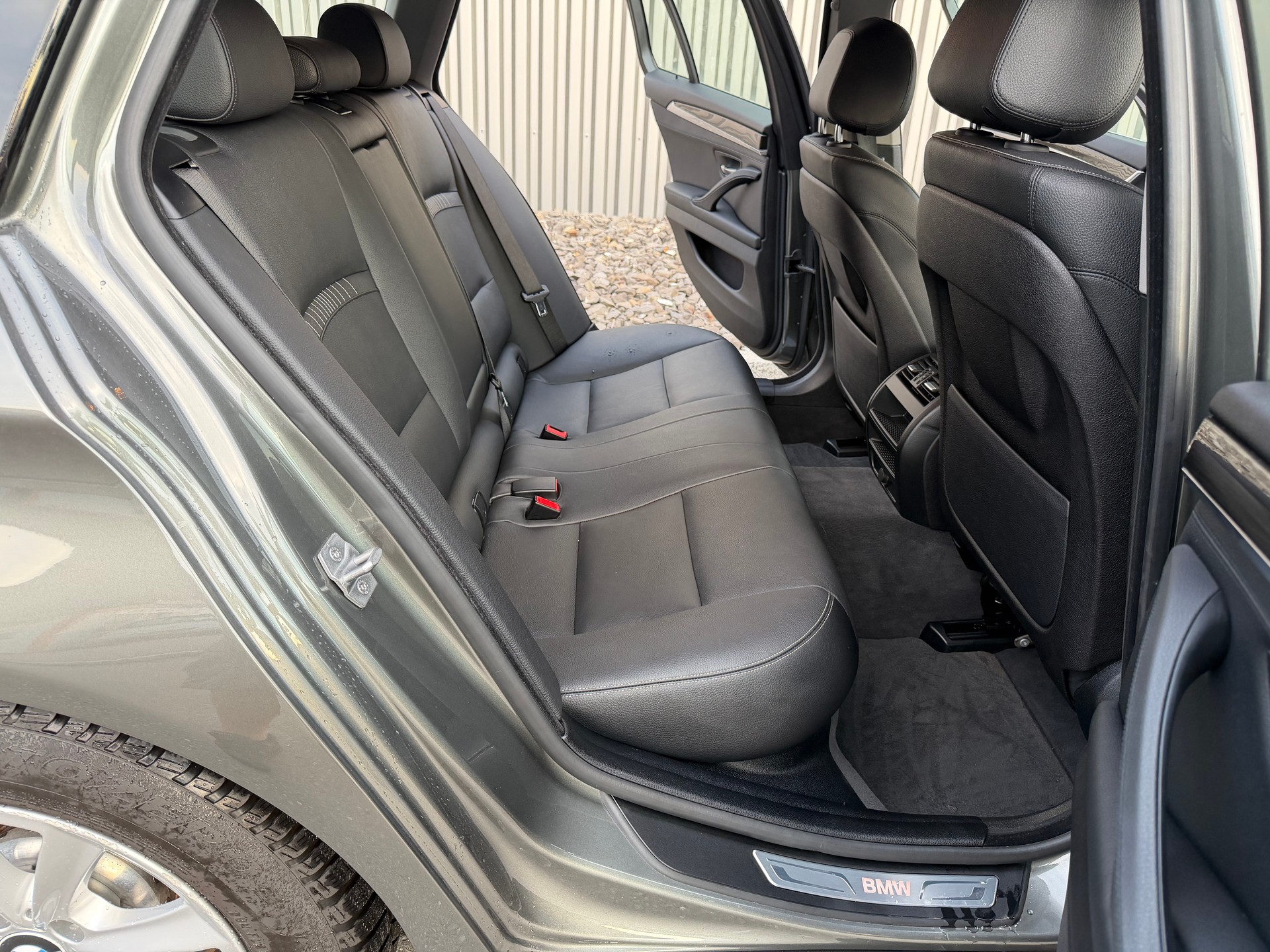 BMW 528i Touring xDrive Luxury Line Steptronic-image-36