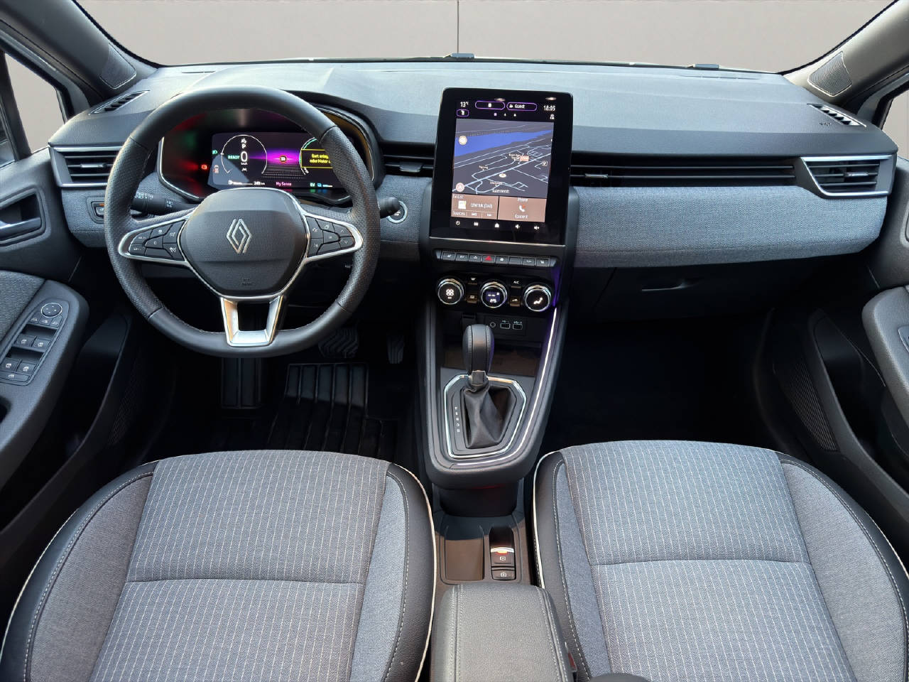 RENAULT Clio 1.6 E-Tech techno-image-4